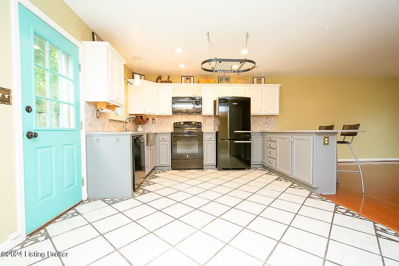 4501 Meadowlark Manor Ln