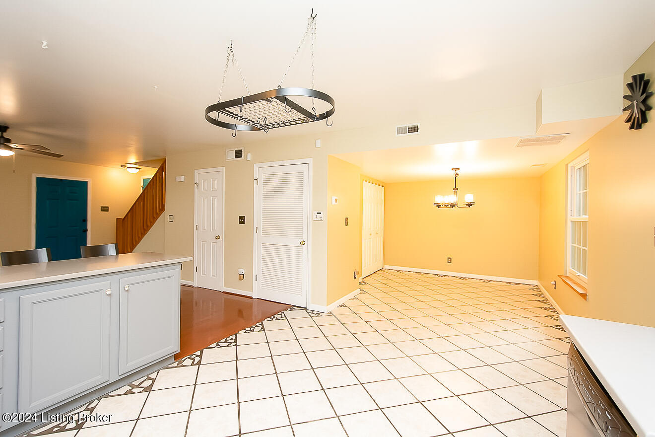 4501 Meadowlark Manor Ln