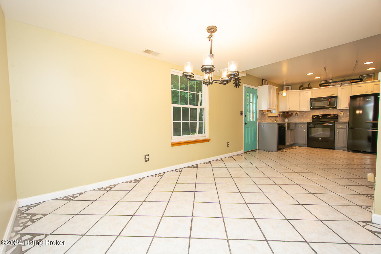 4501 Meadowlark Manor Ln