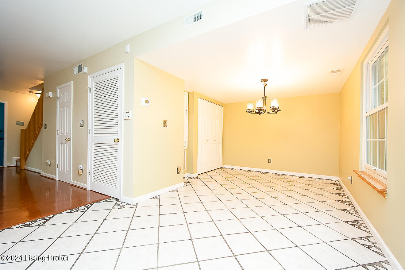 4501 Meadowlark Manor Ln