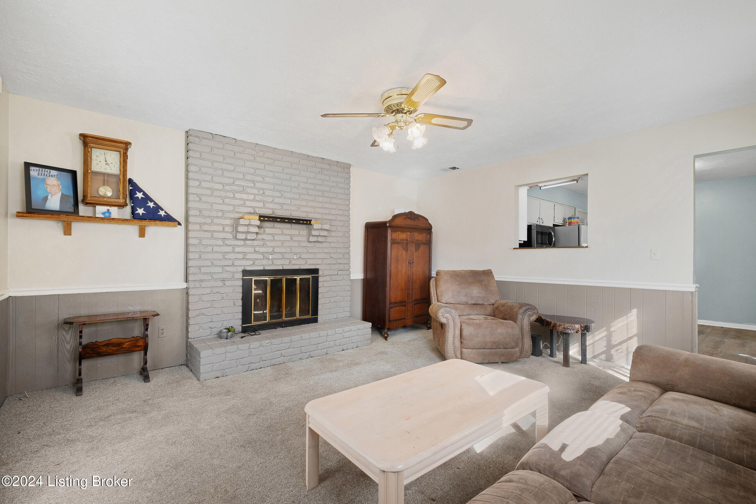 5212 Woodhill Ln