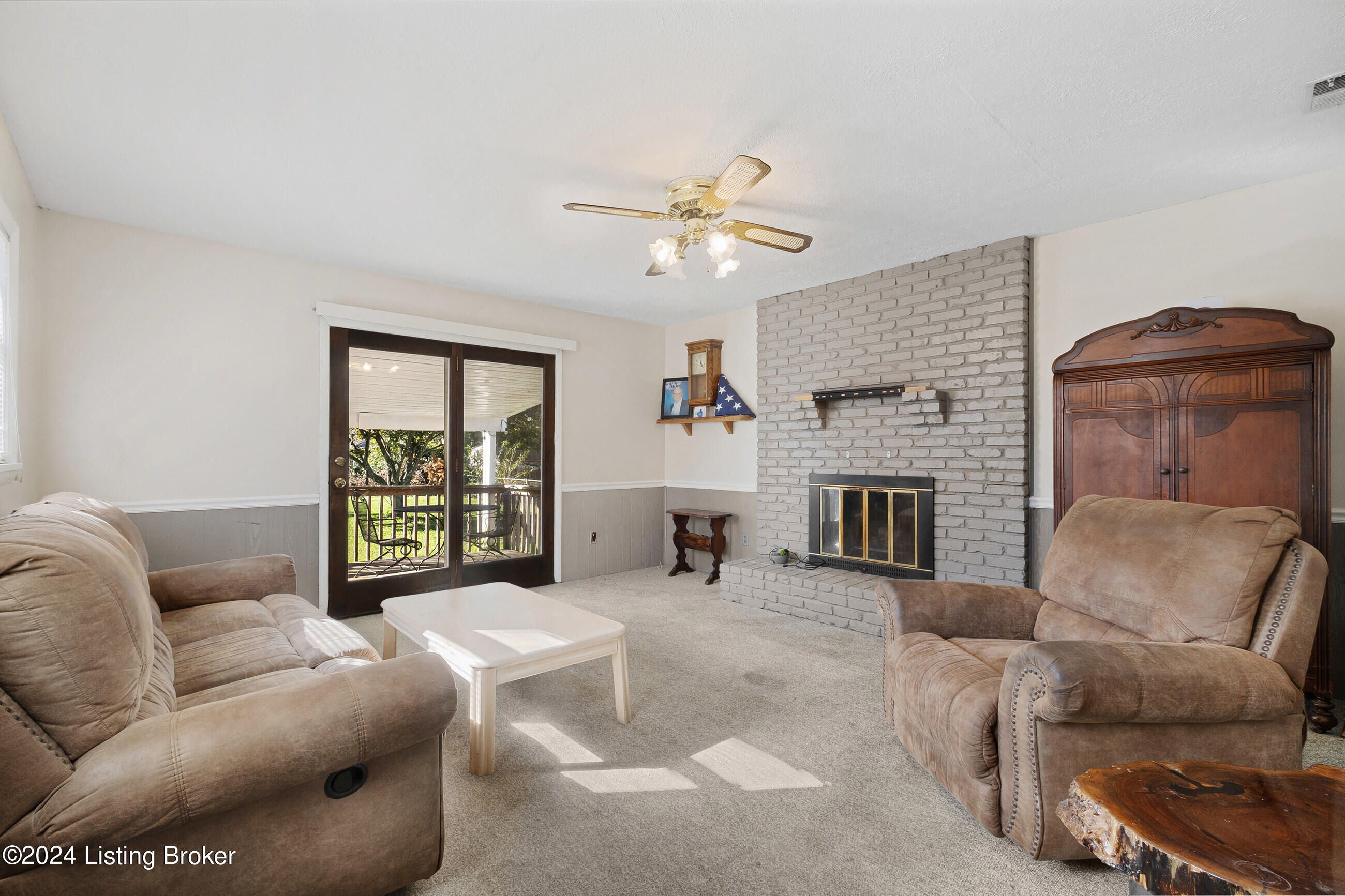 5212 Woodhill Ln