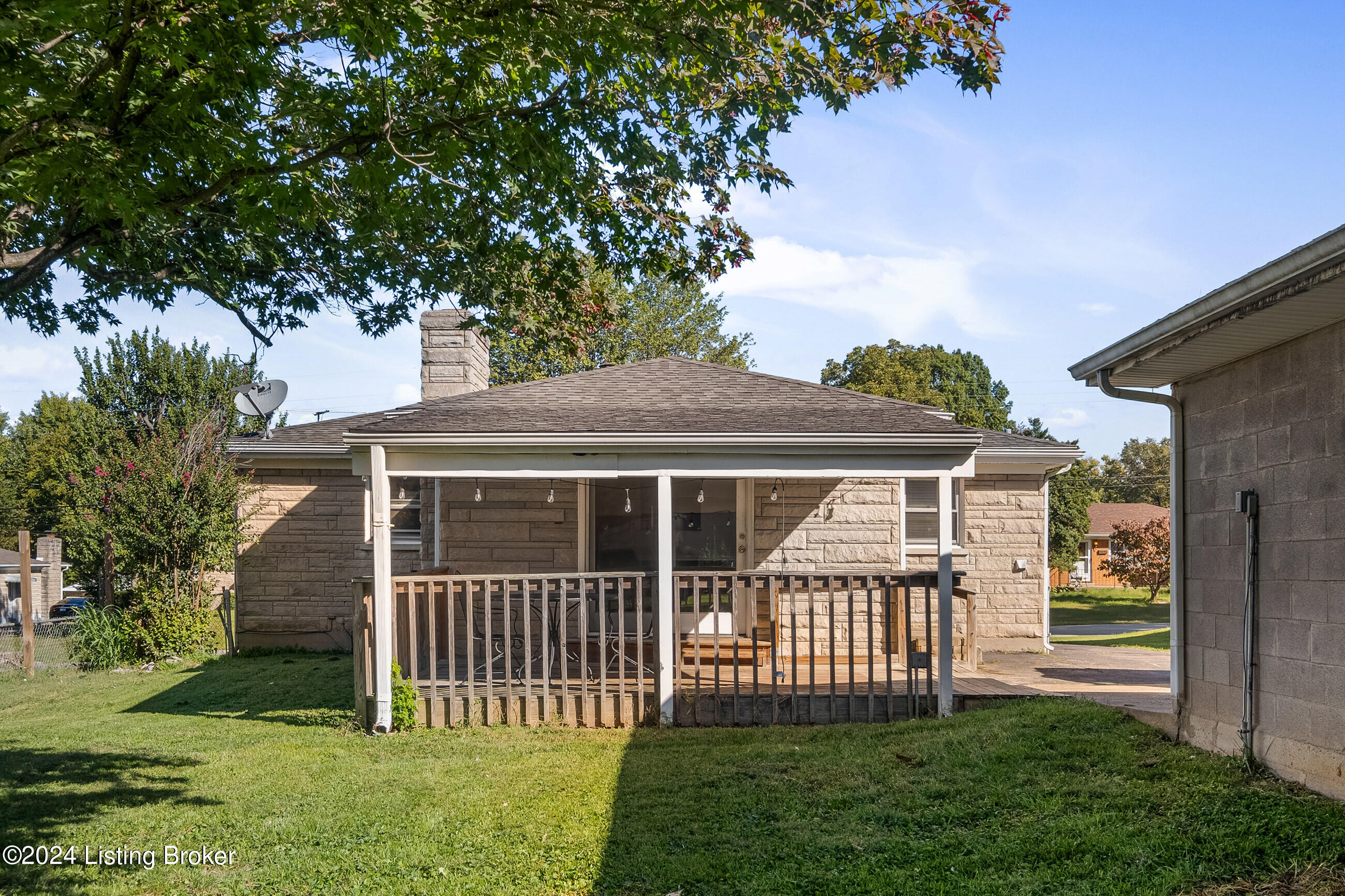 5212 Woodhill Ln