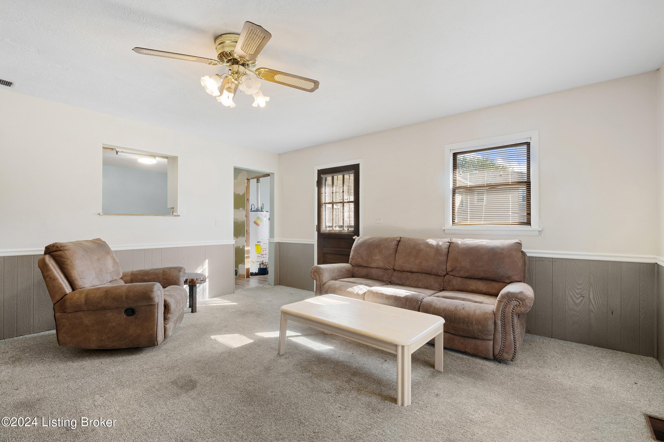 5212 Woodhill Ln