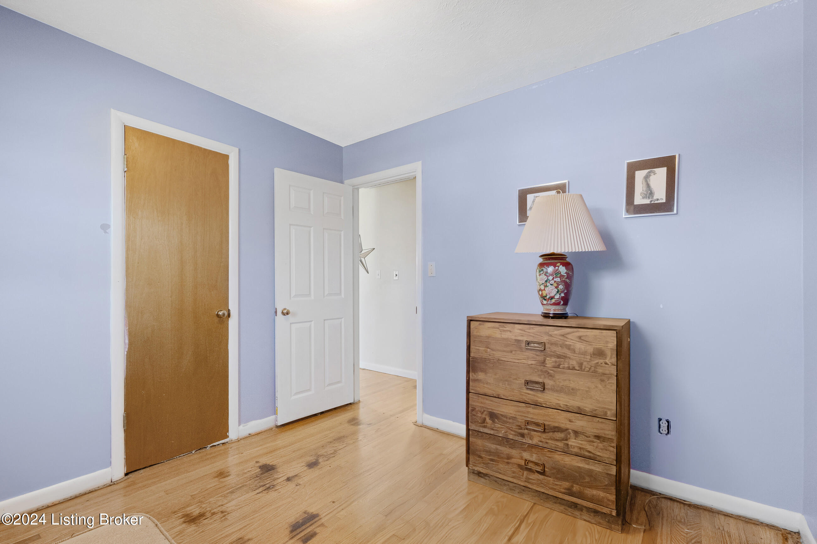 5212 Woodhill Ln