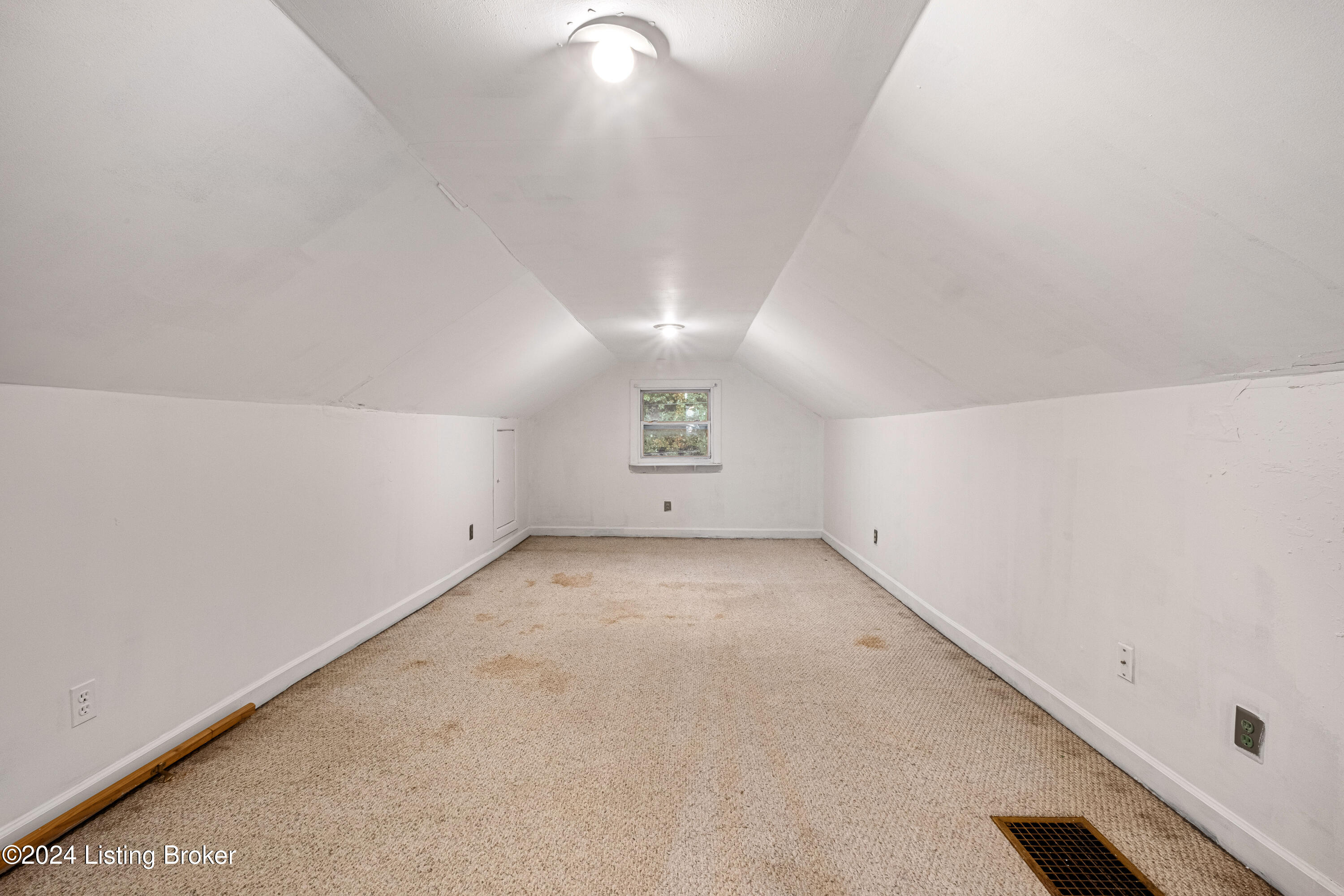 1600 Lincoln Ave