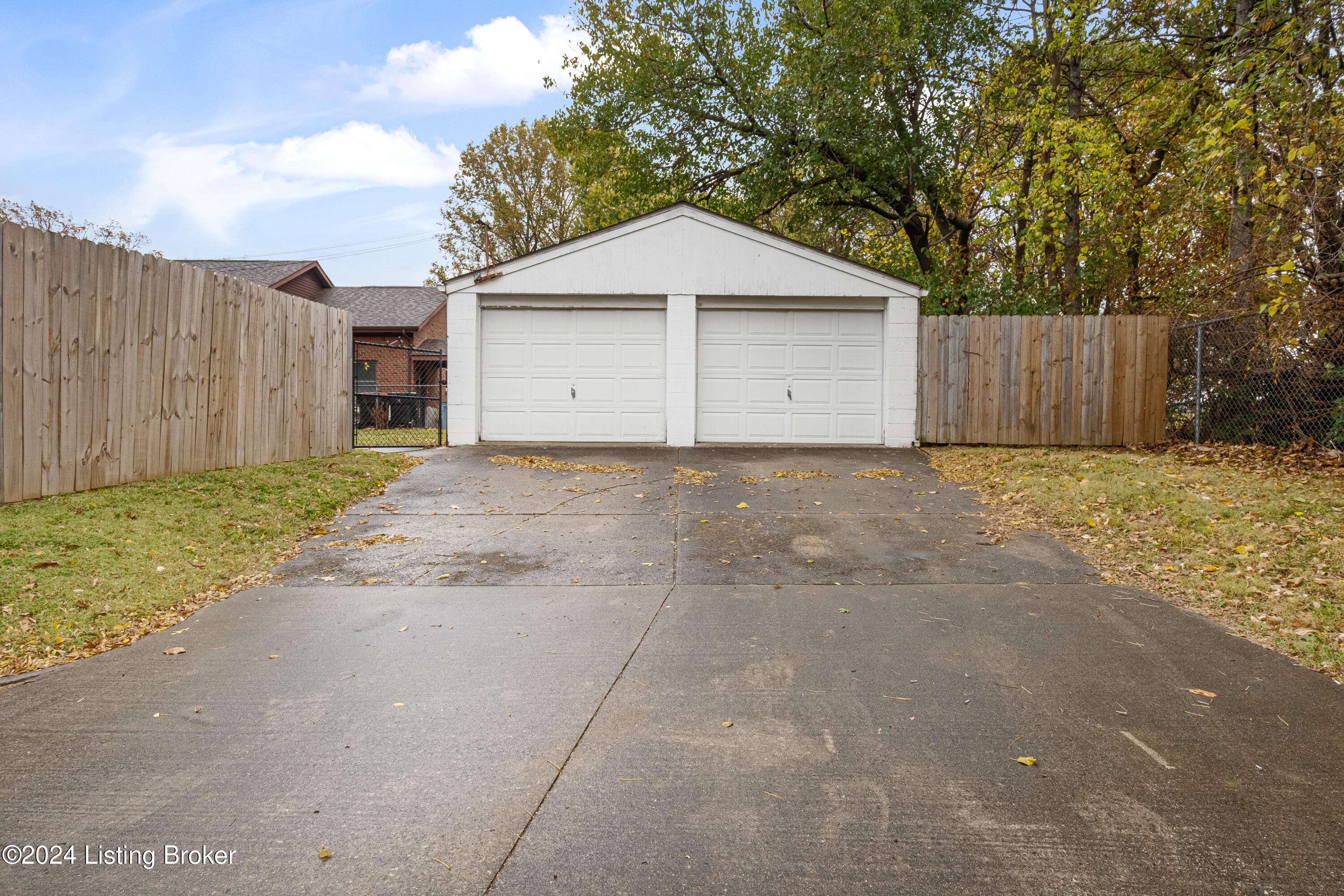 1600 Lincoln Ave
