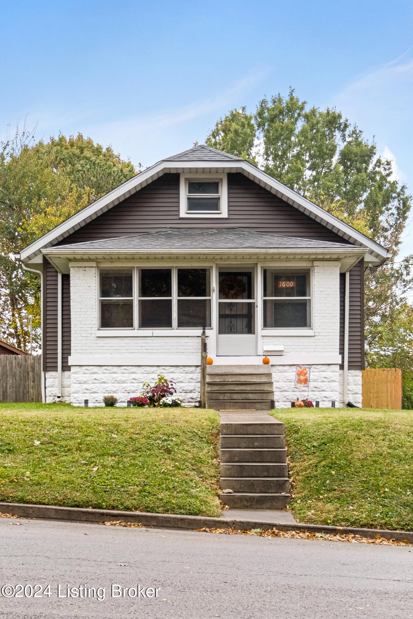 1600 Lincoln Ave