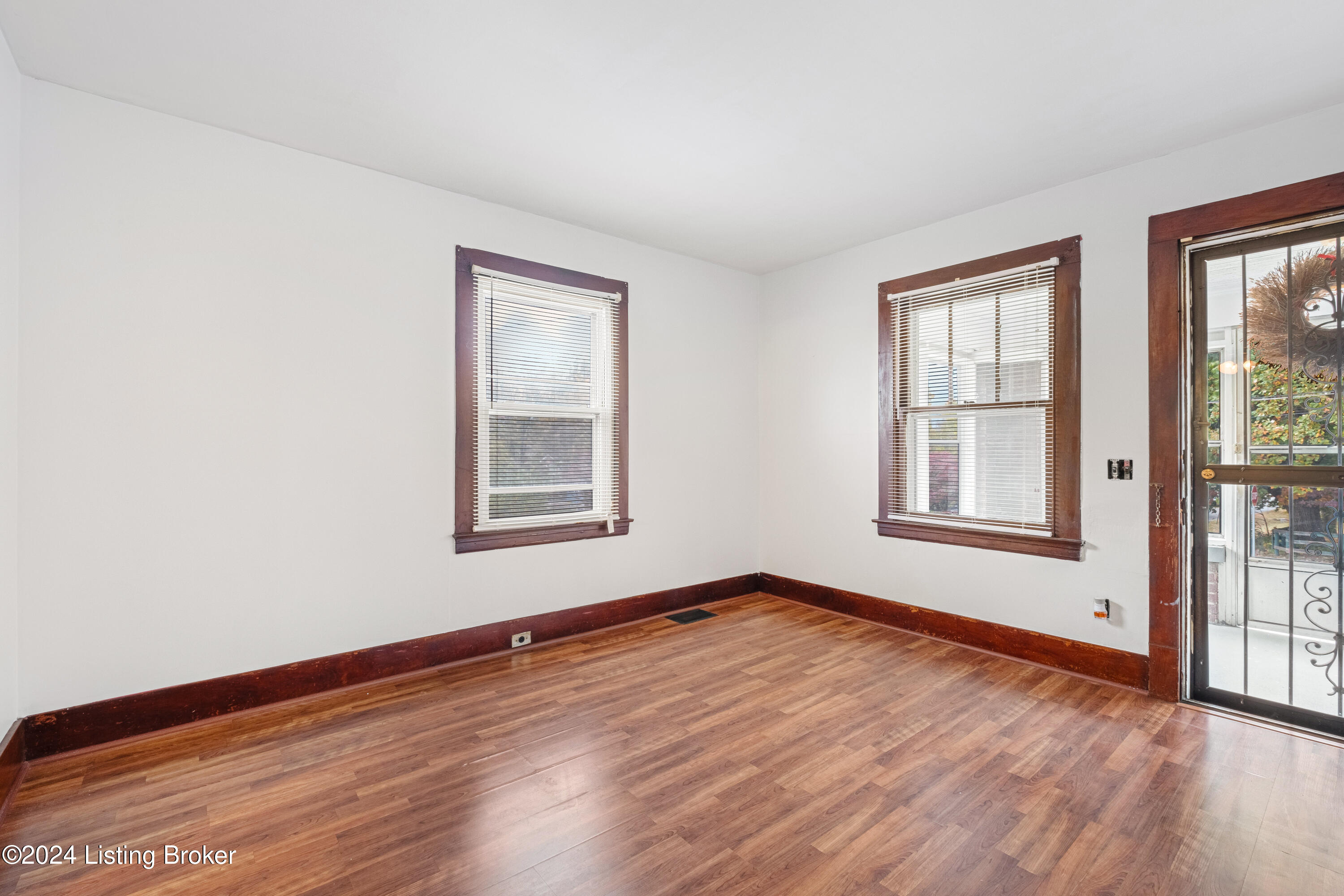 1600 Lincoln Ave