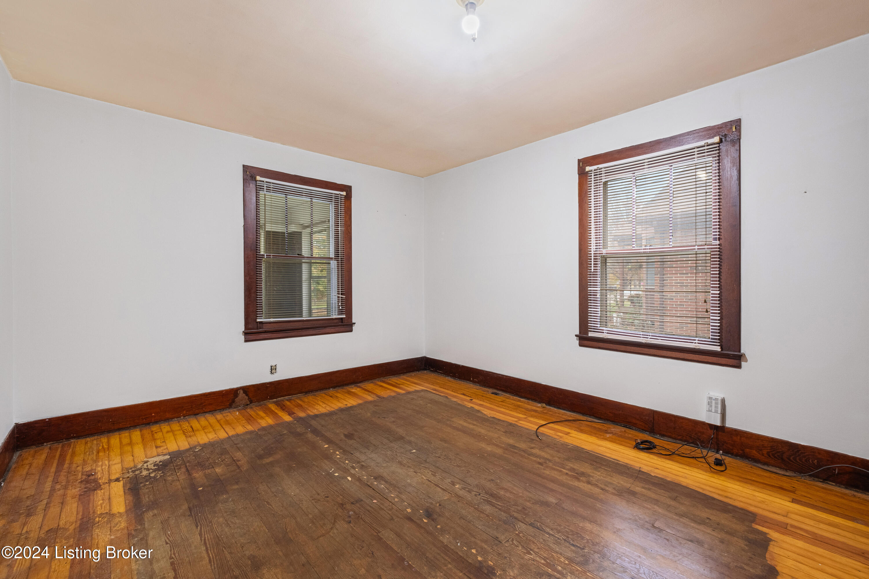 1600 Lincoln Ave