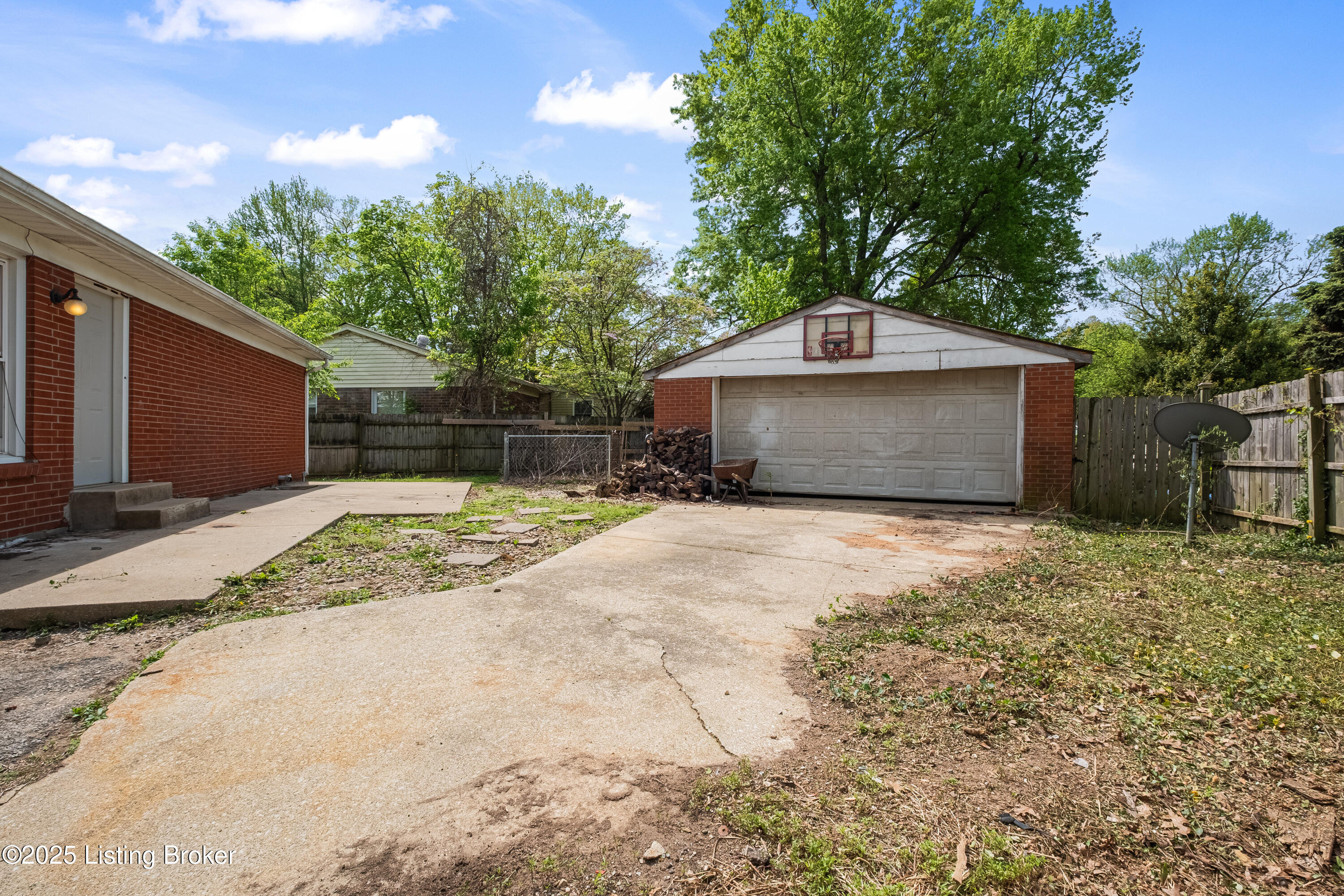 6200 Mercury Dr