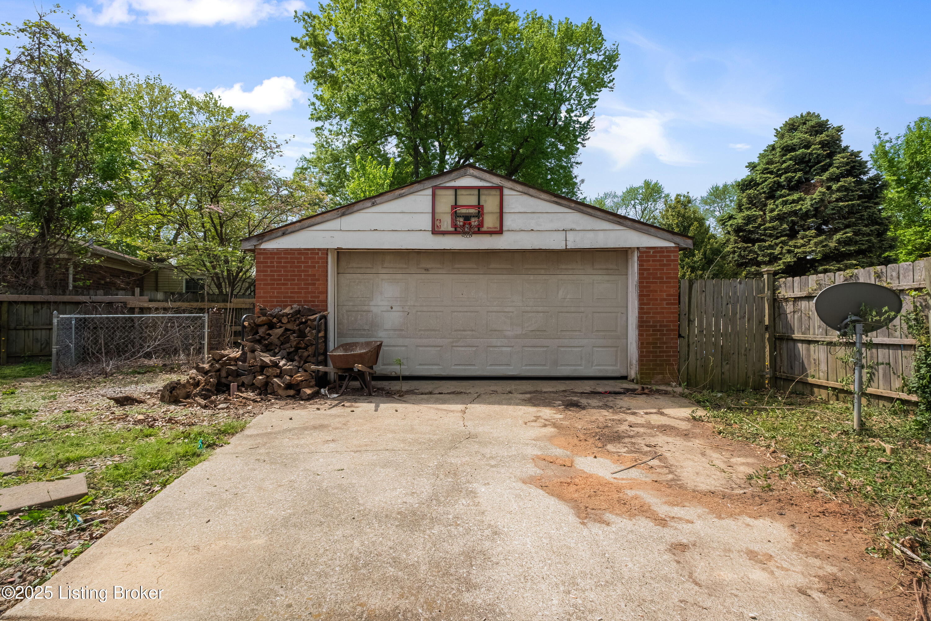 6200 Mercury Dr