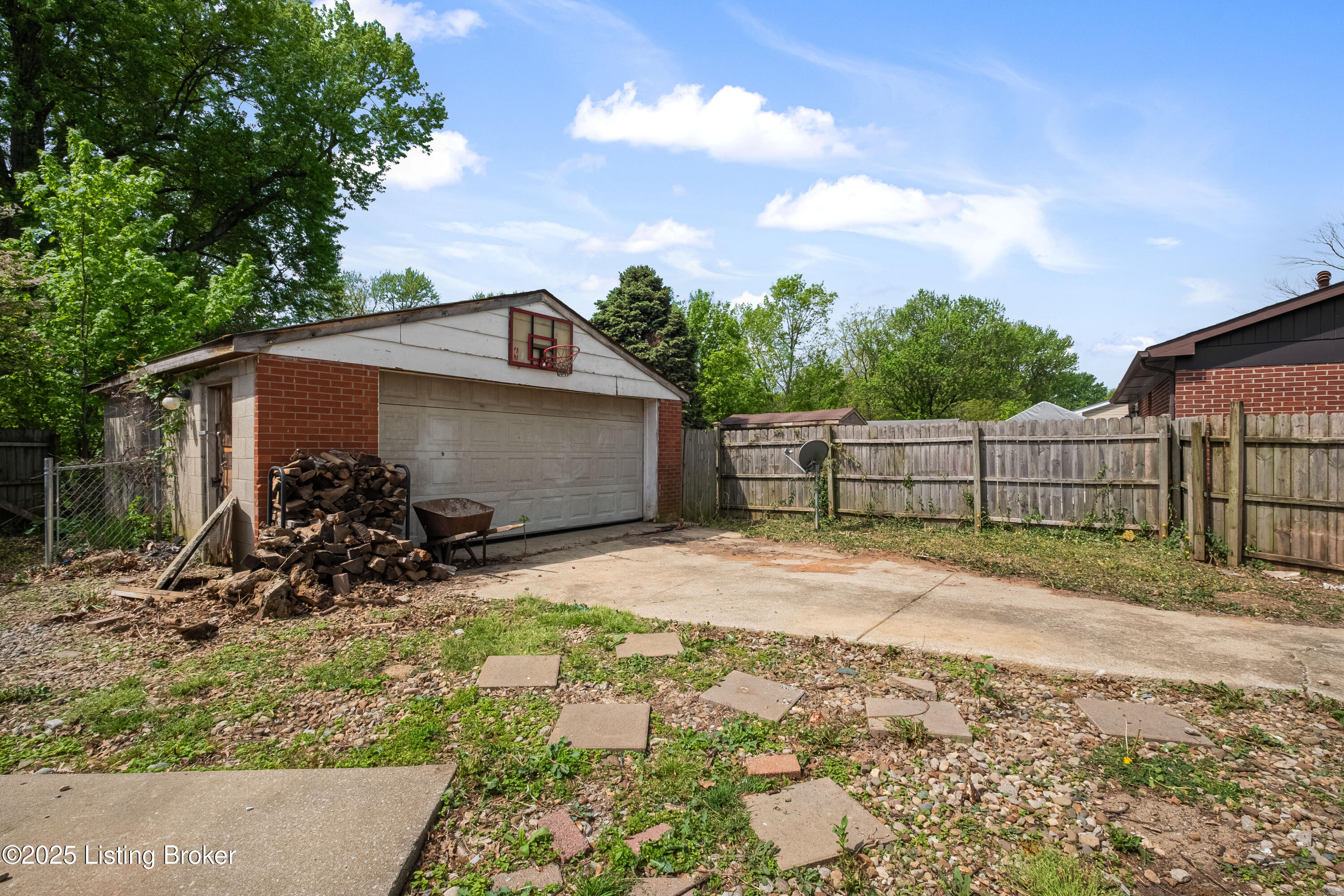 6200 Mercury Dr