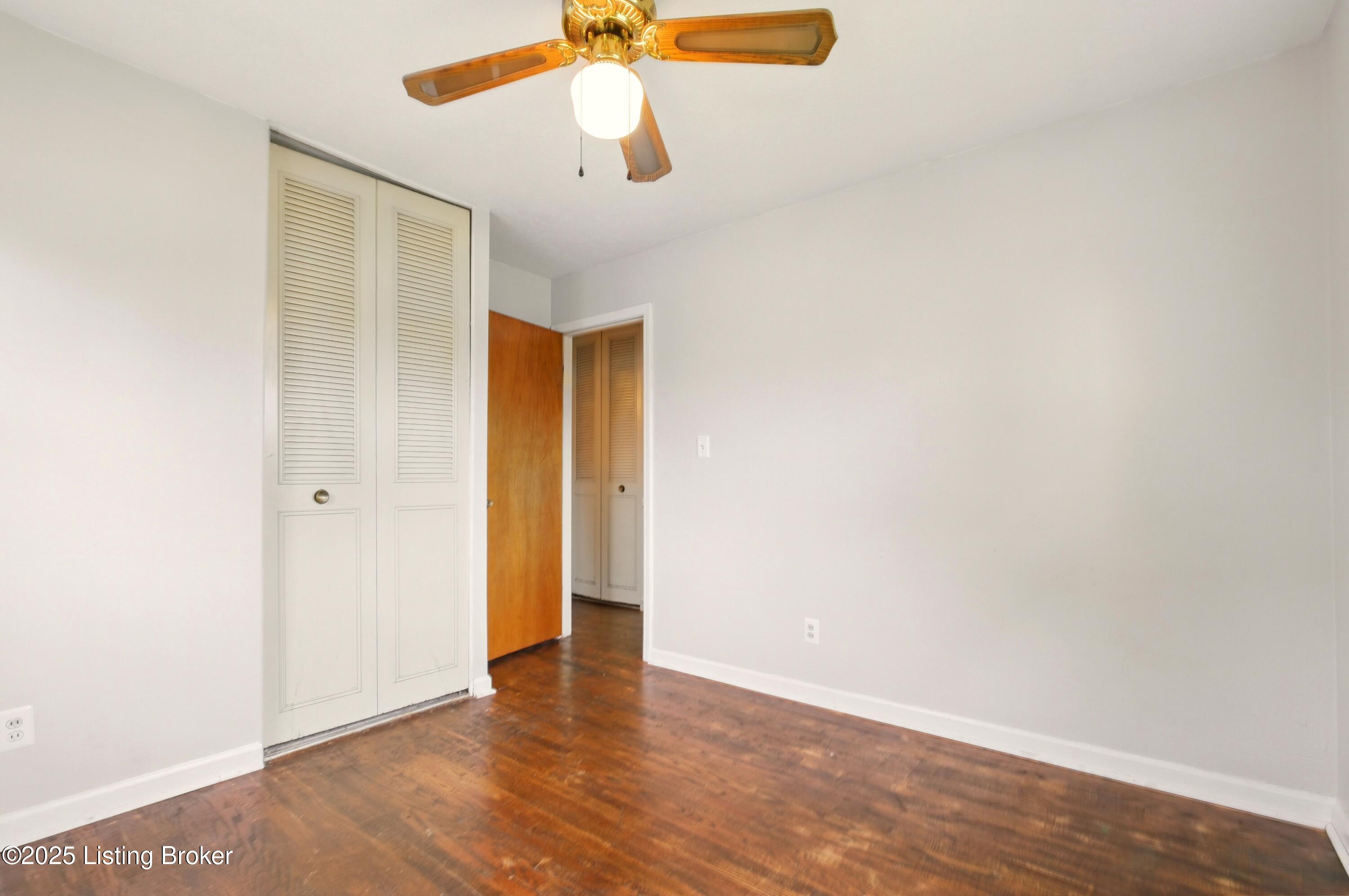 2806 Girard Dr
