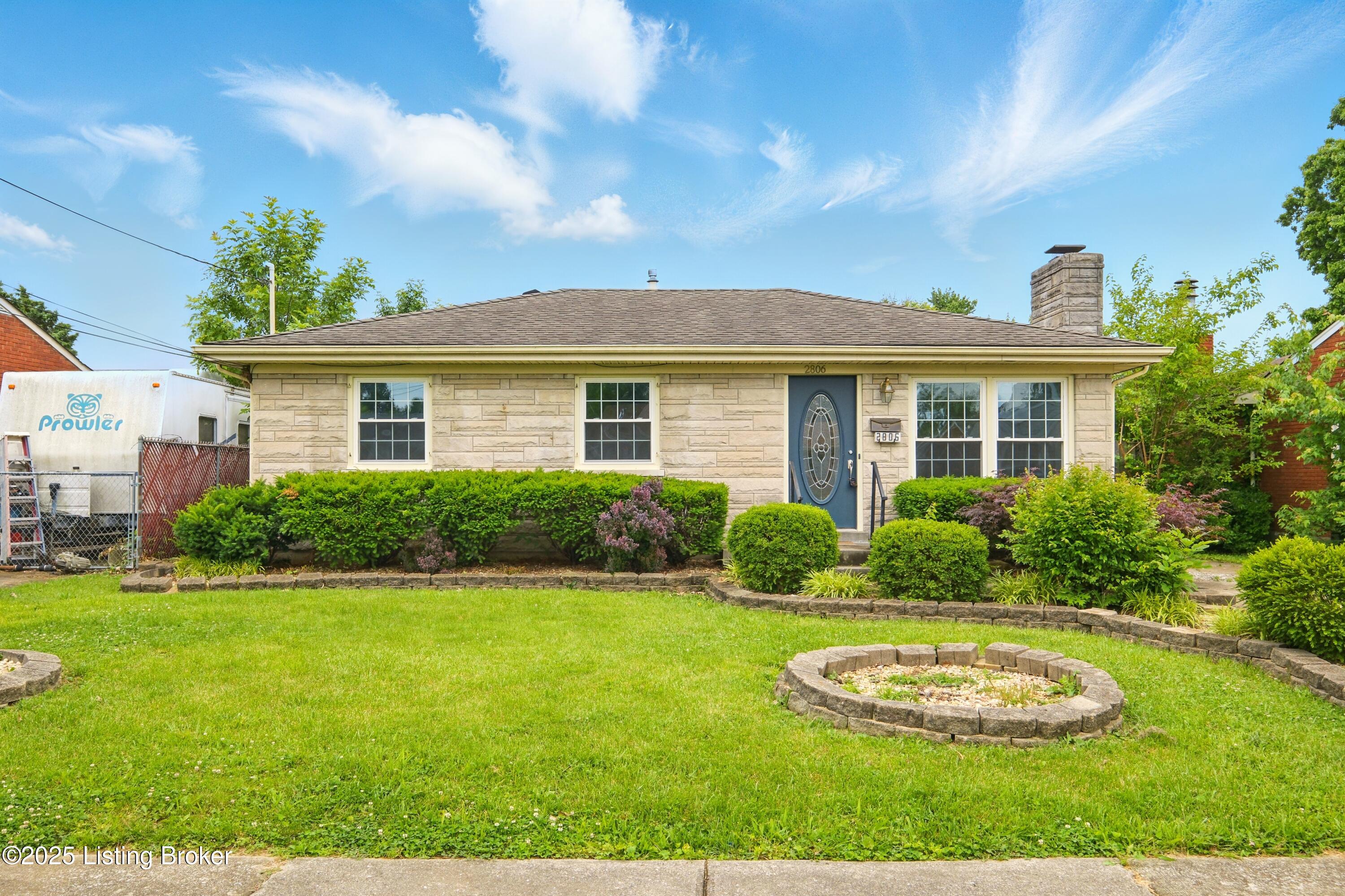 2806 Girard Dr