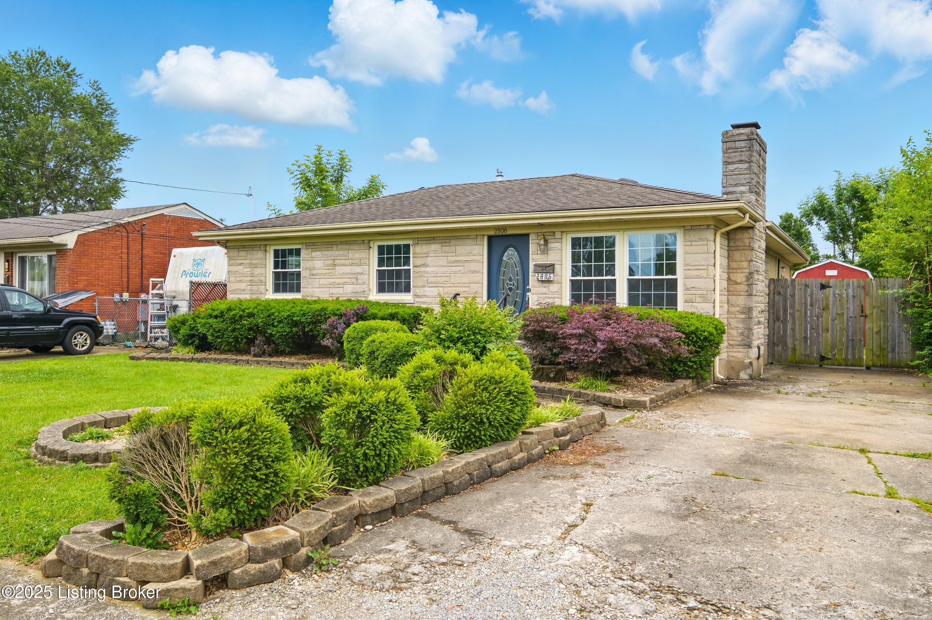 2806 Girard Dr