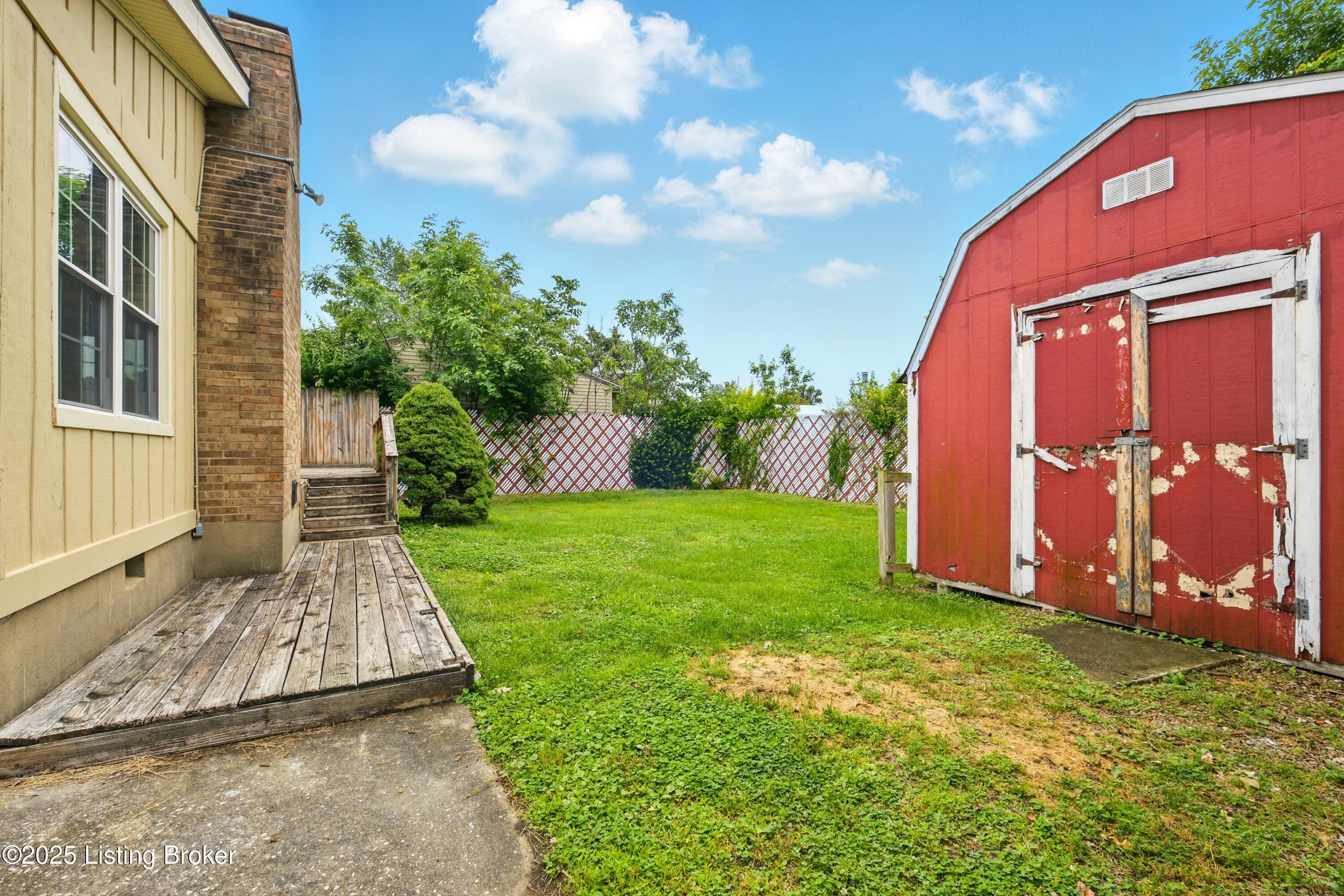 2806 Girard Dr