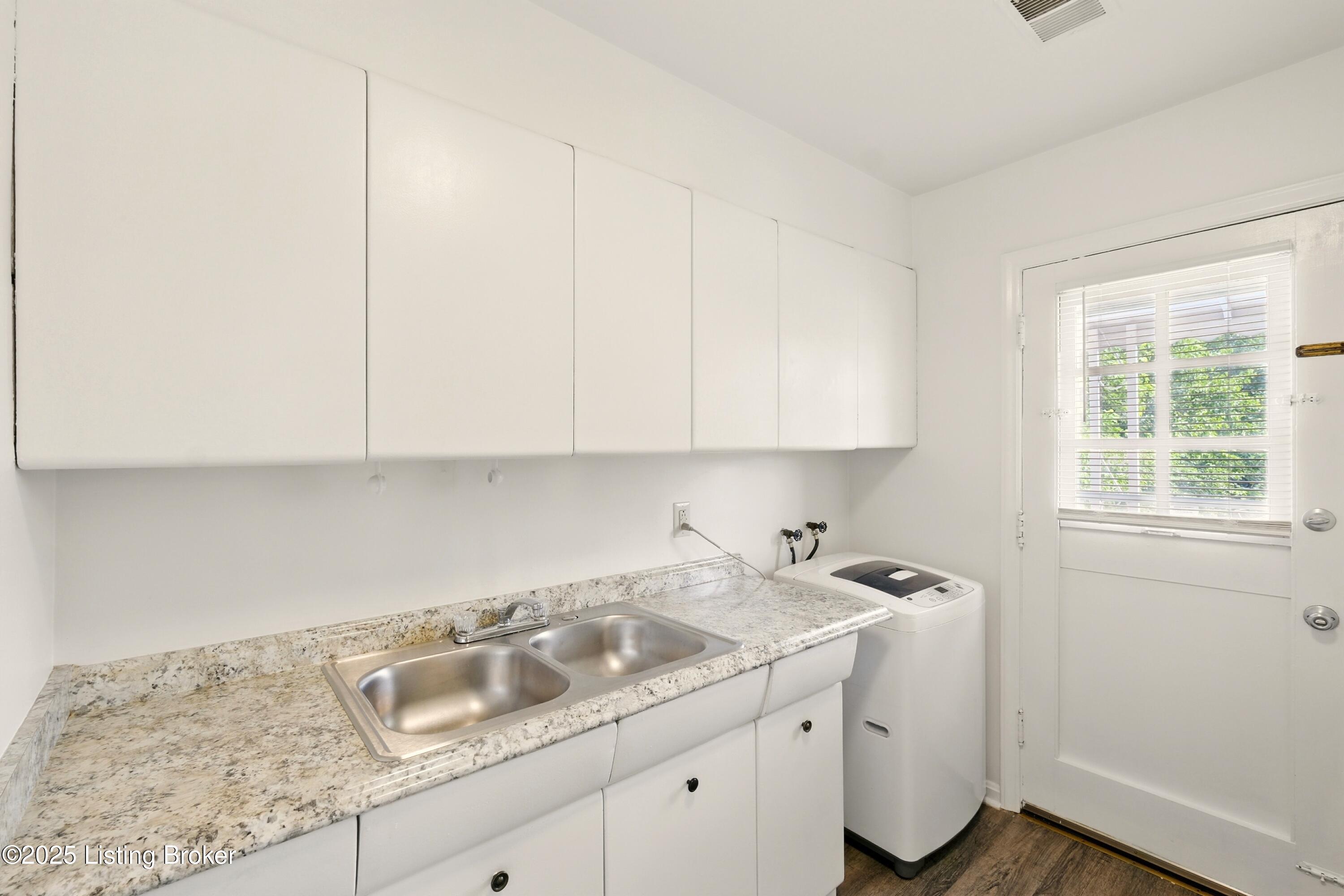 3512 Ephraim McDowell Dr