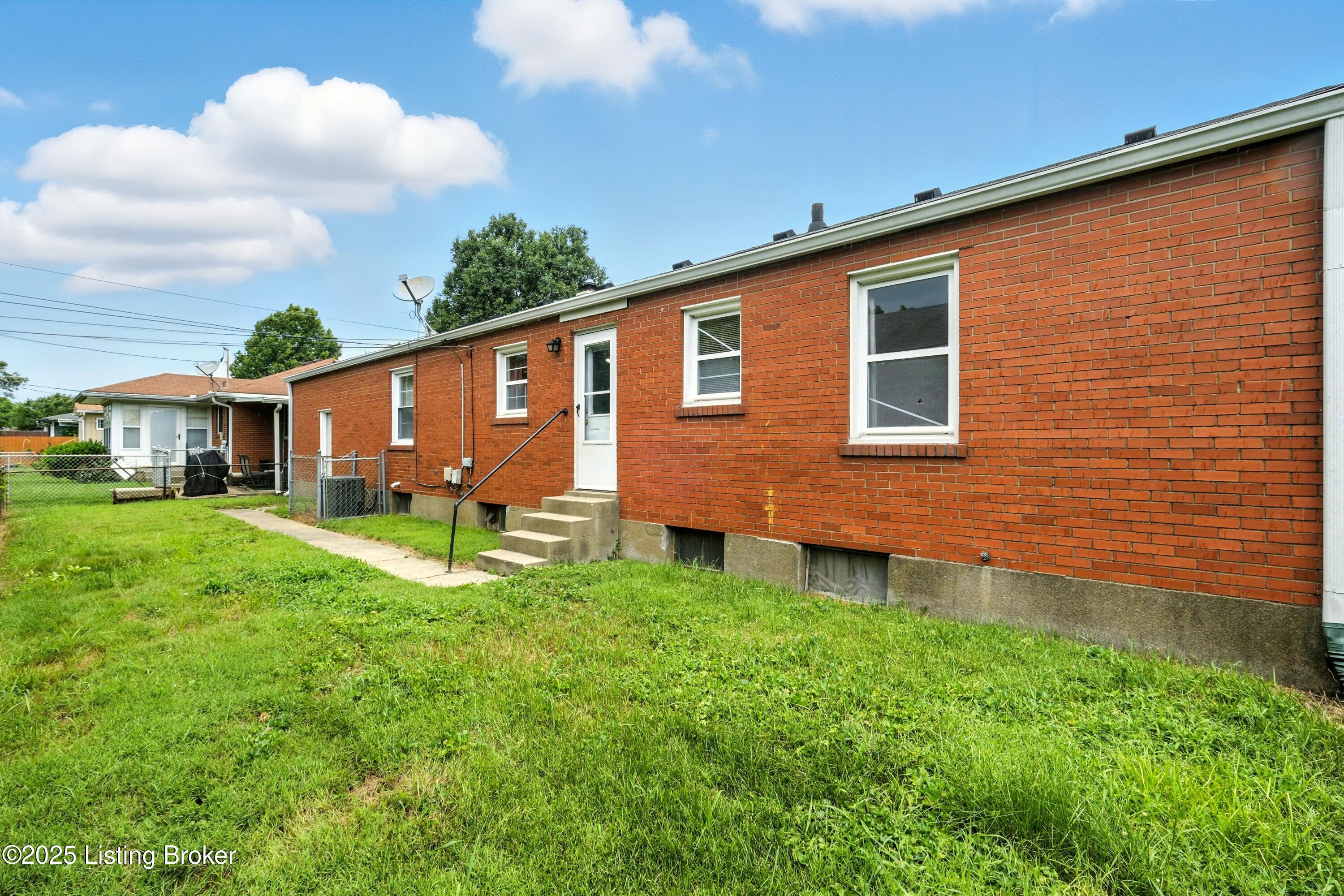 3530 Tyrone Dr
