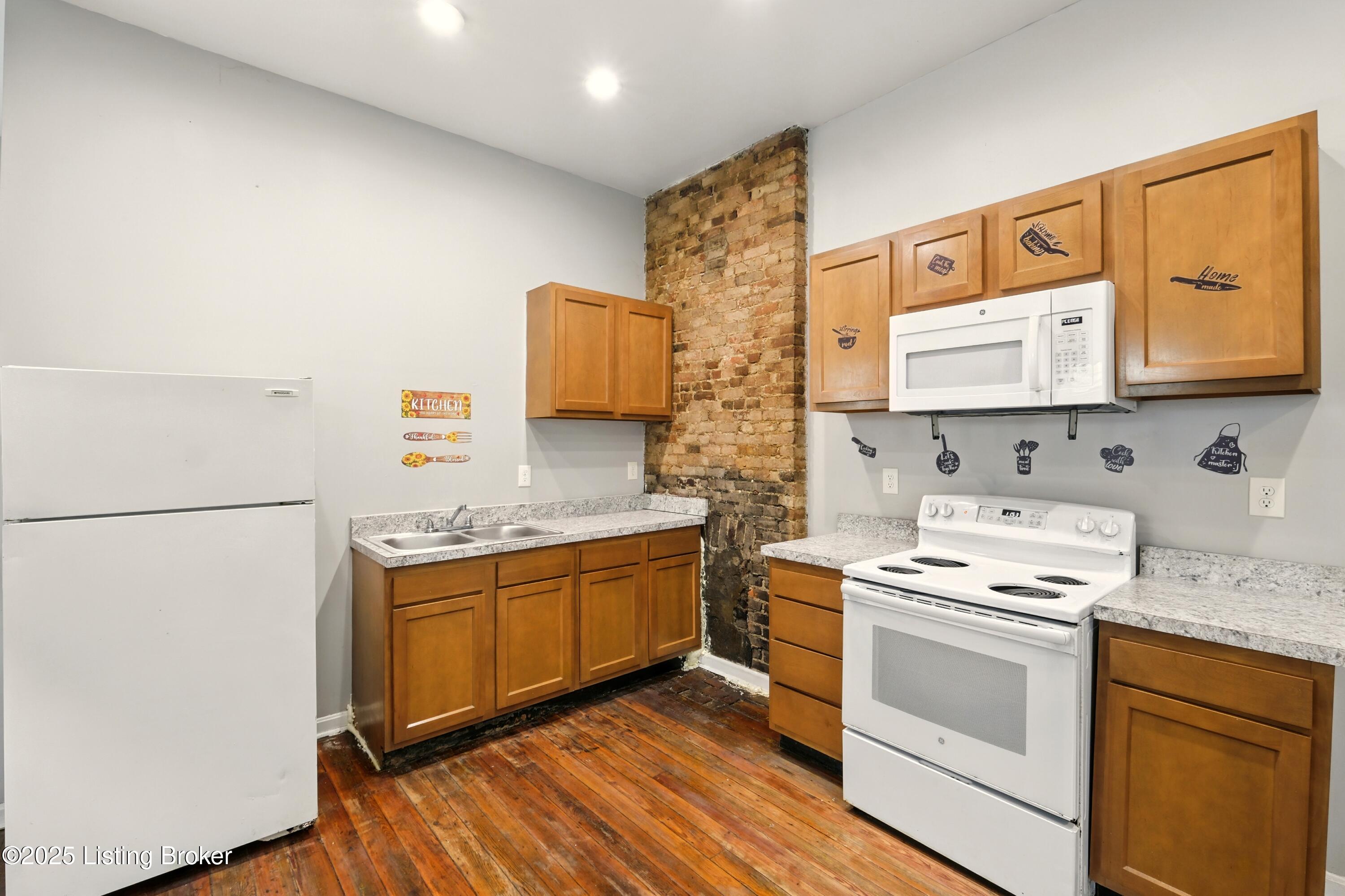 724 Coke St 1