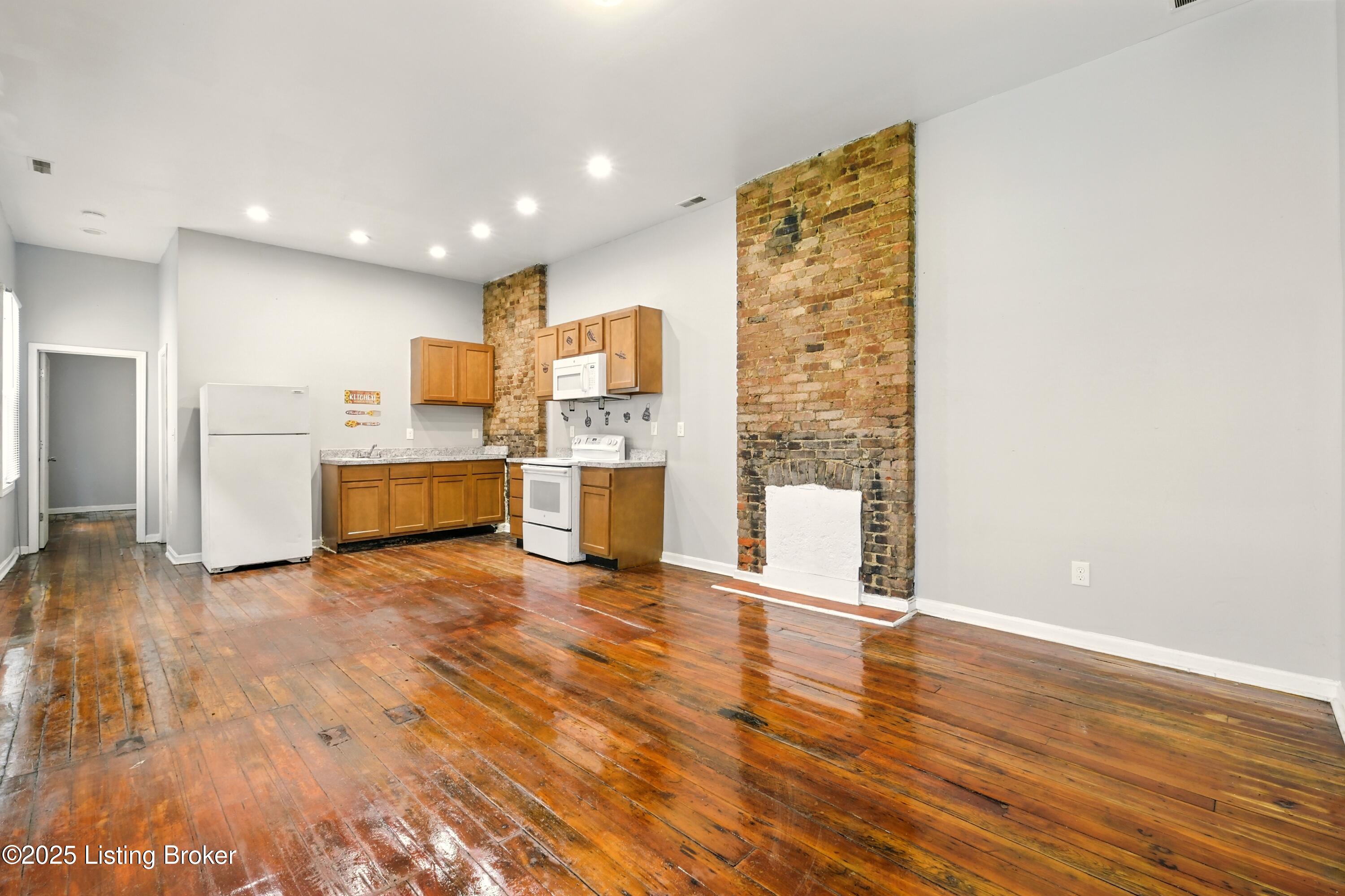 724 Coke St 1