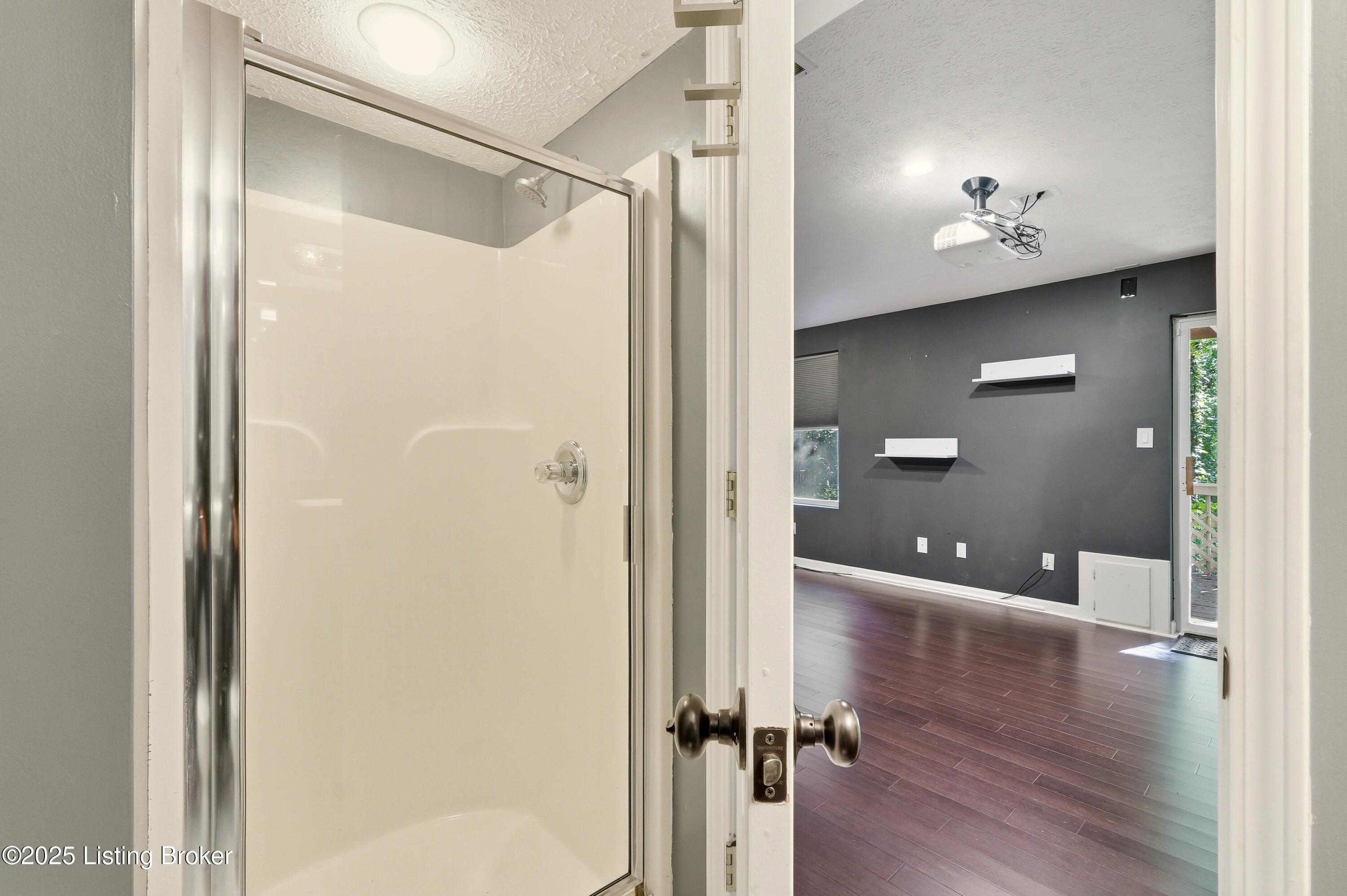 8716 Wooded Trail Ct