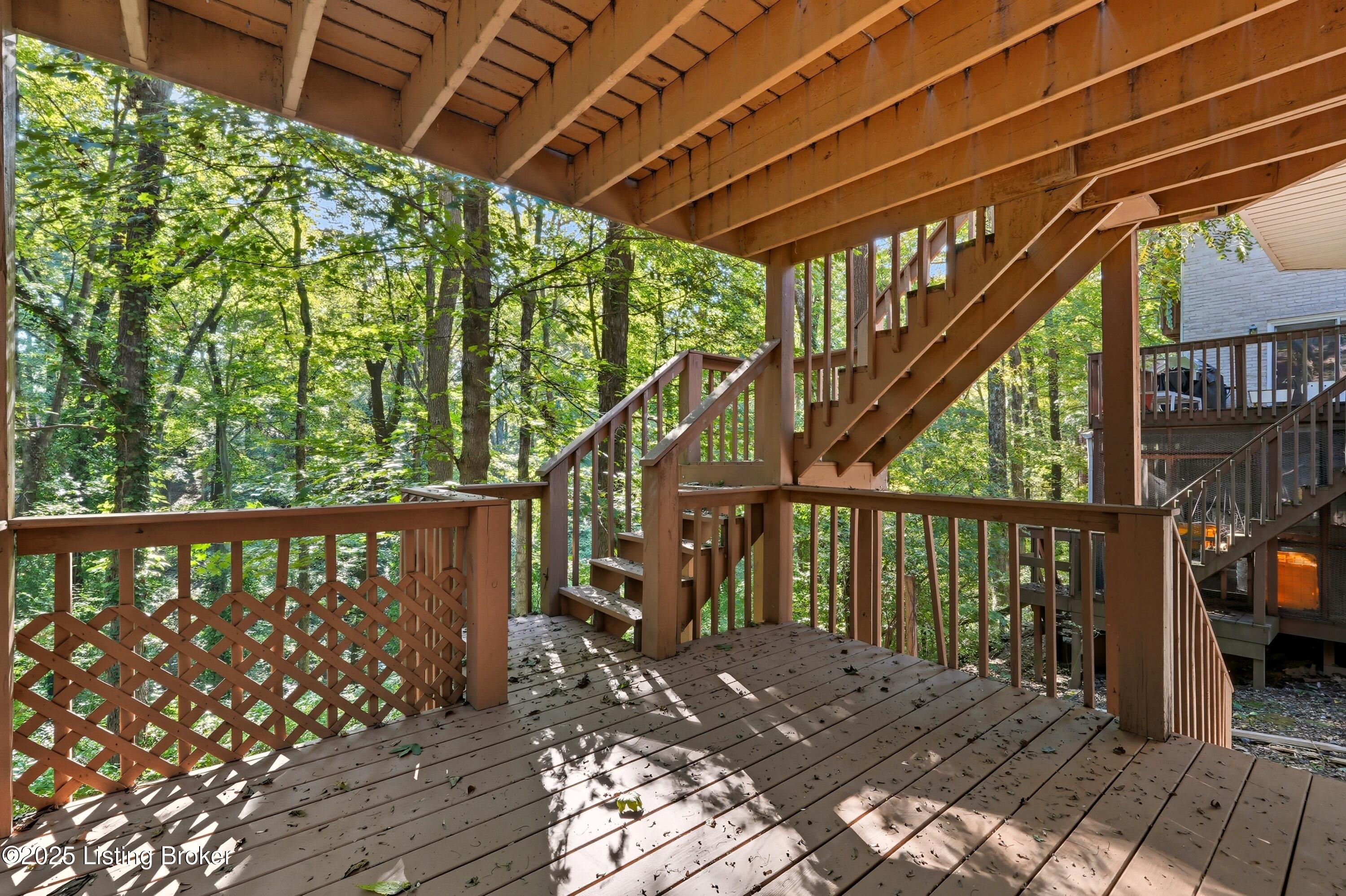 8716 Wooded Trail Ct