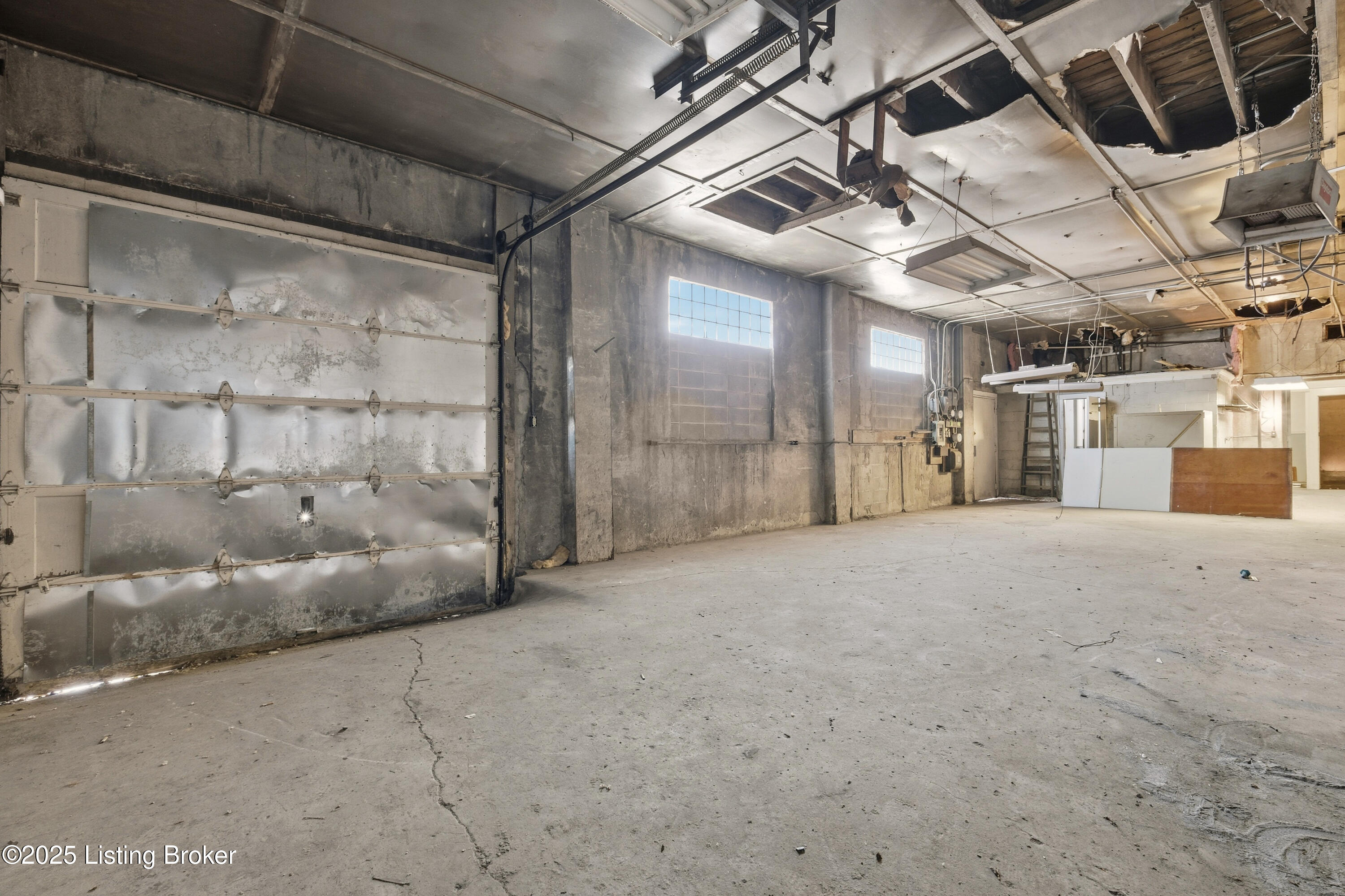 1000 E Muhammad Ali Blvd