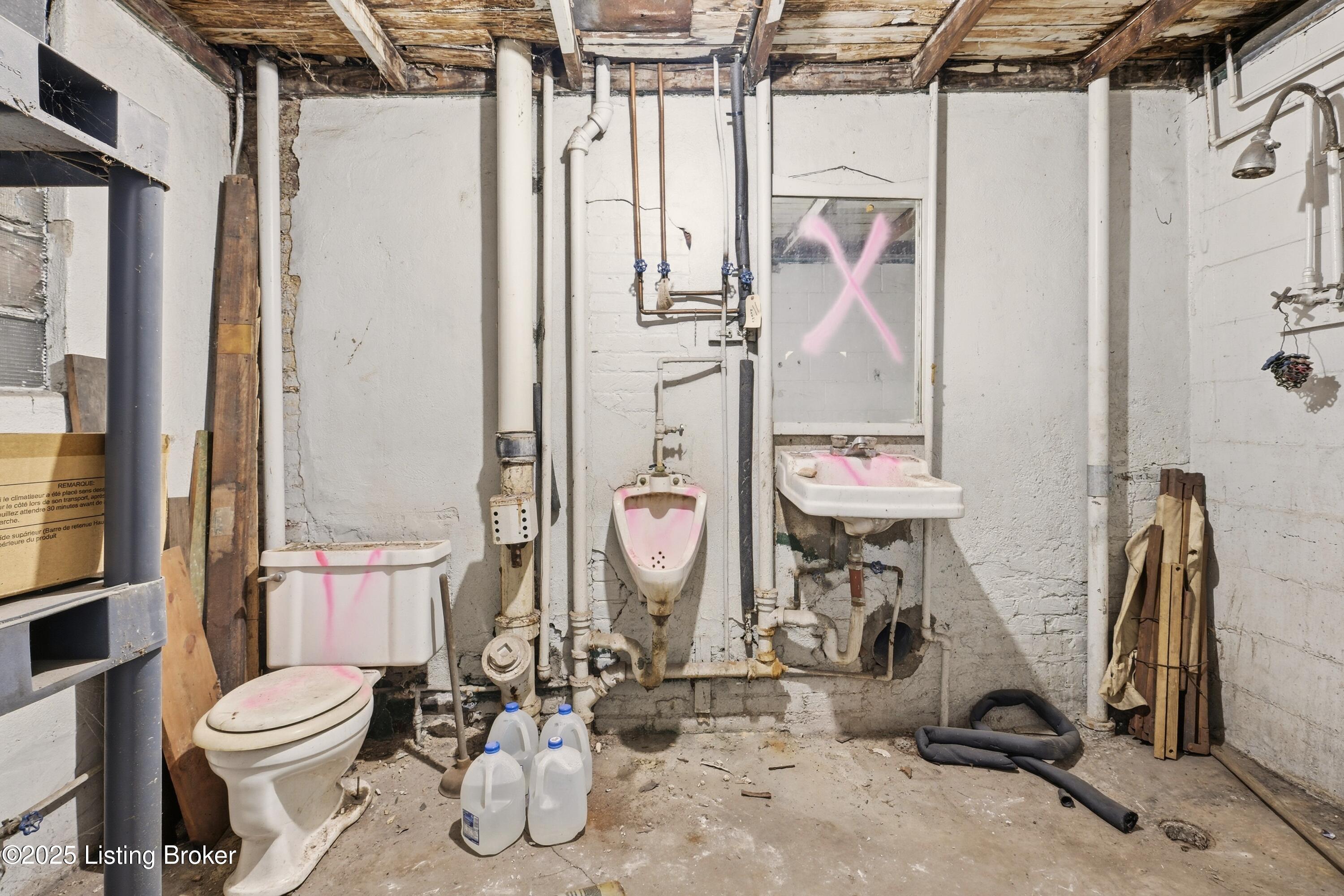 1000 E Muhammad Ali Blvd