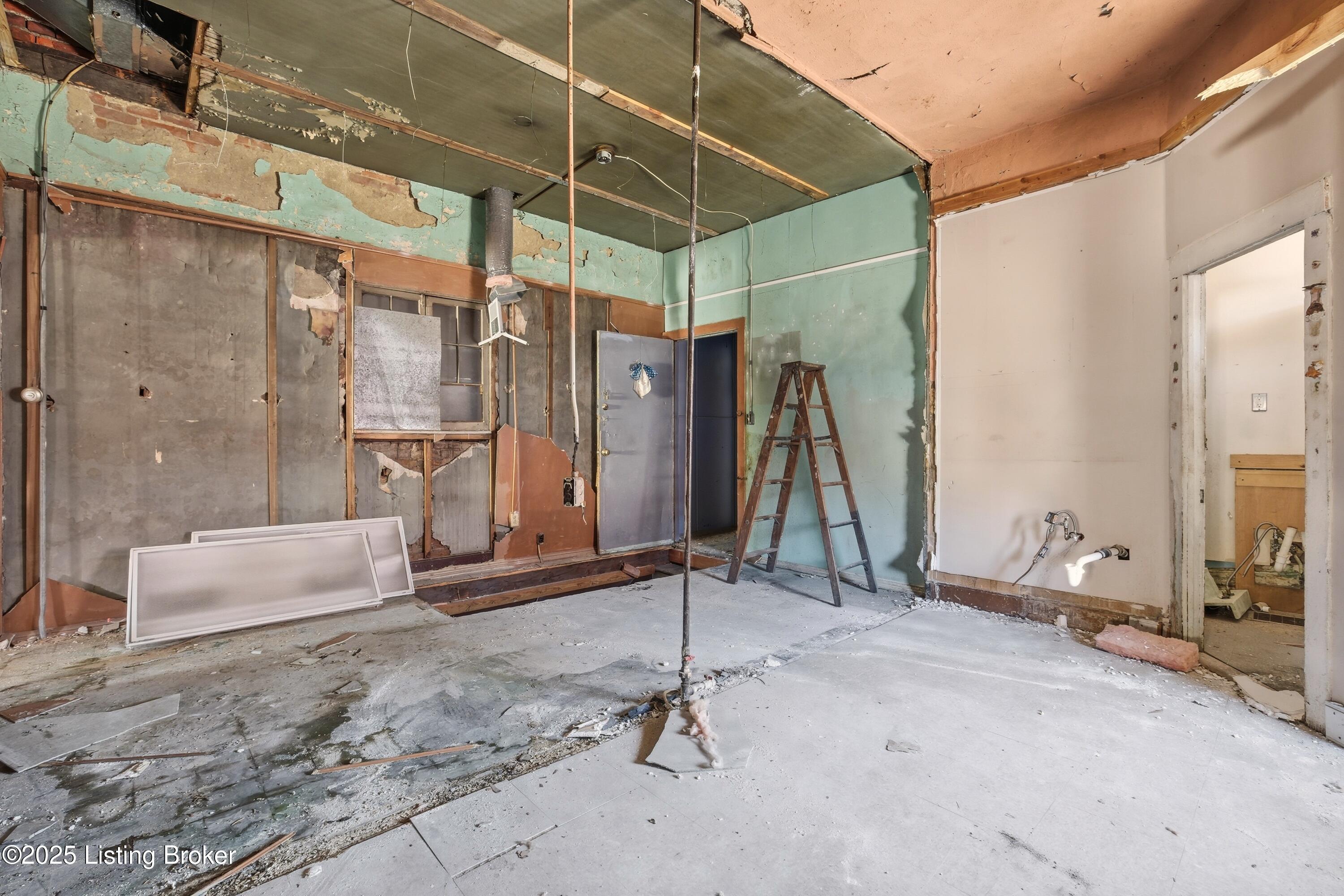 1000 E Muhammad Ali Blvd