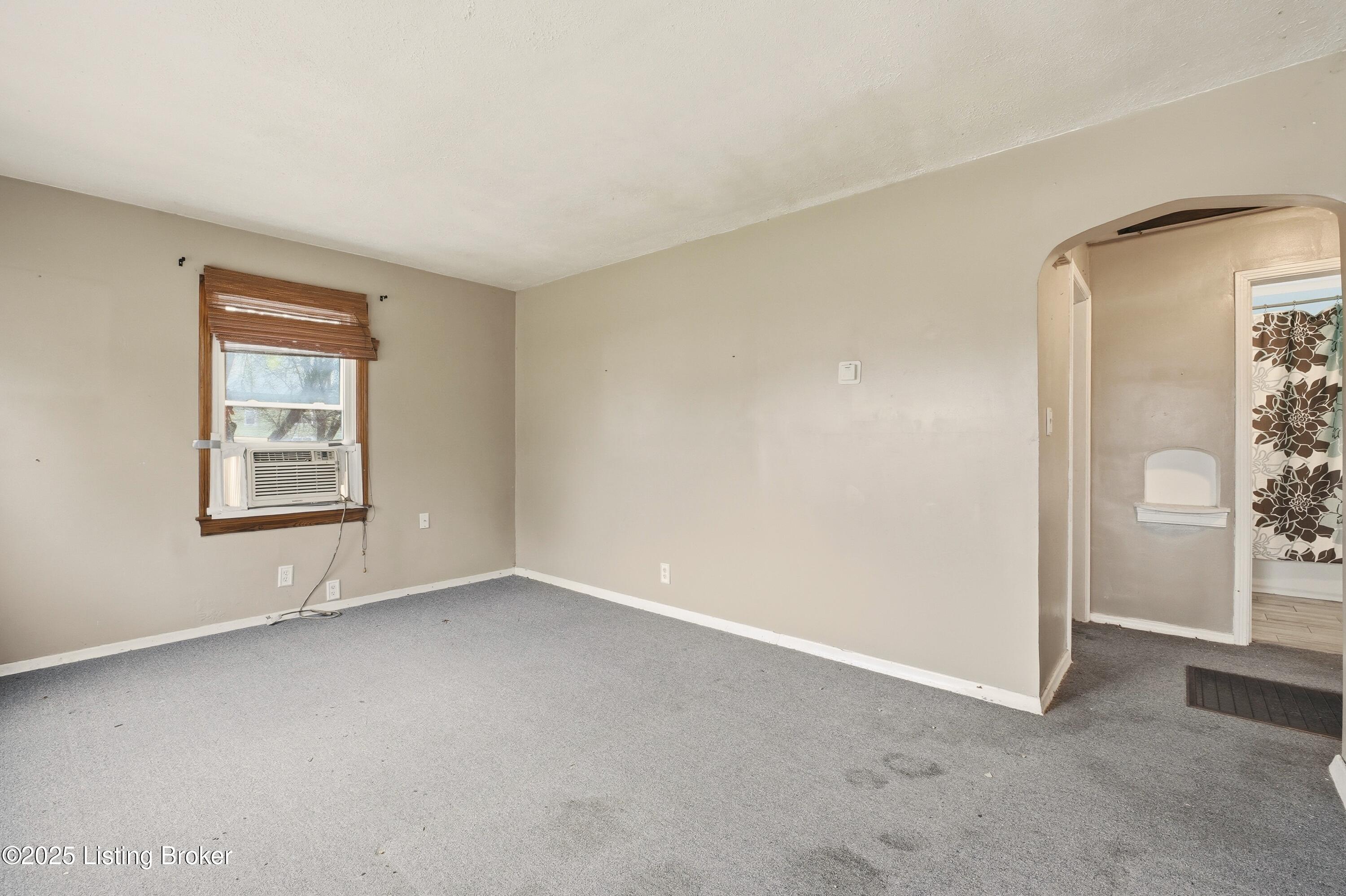 1600 Thornberry Ave