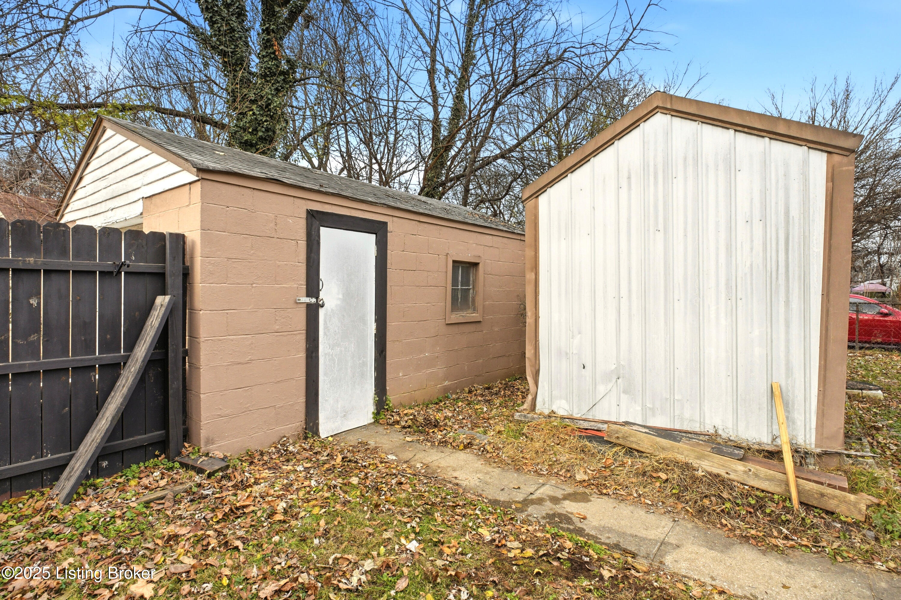 1600 Thornberry Ave
