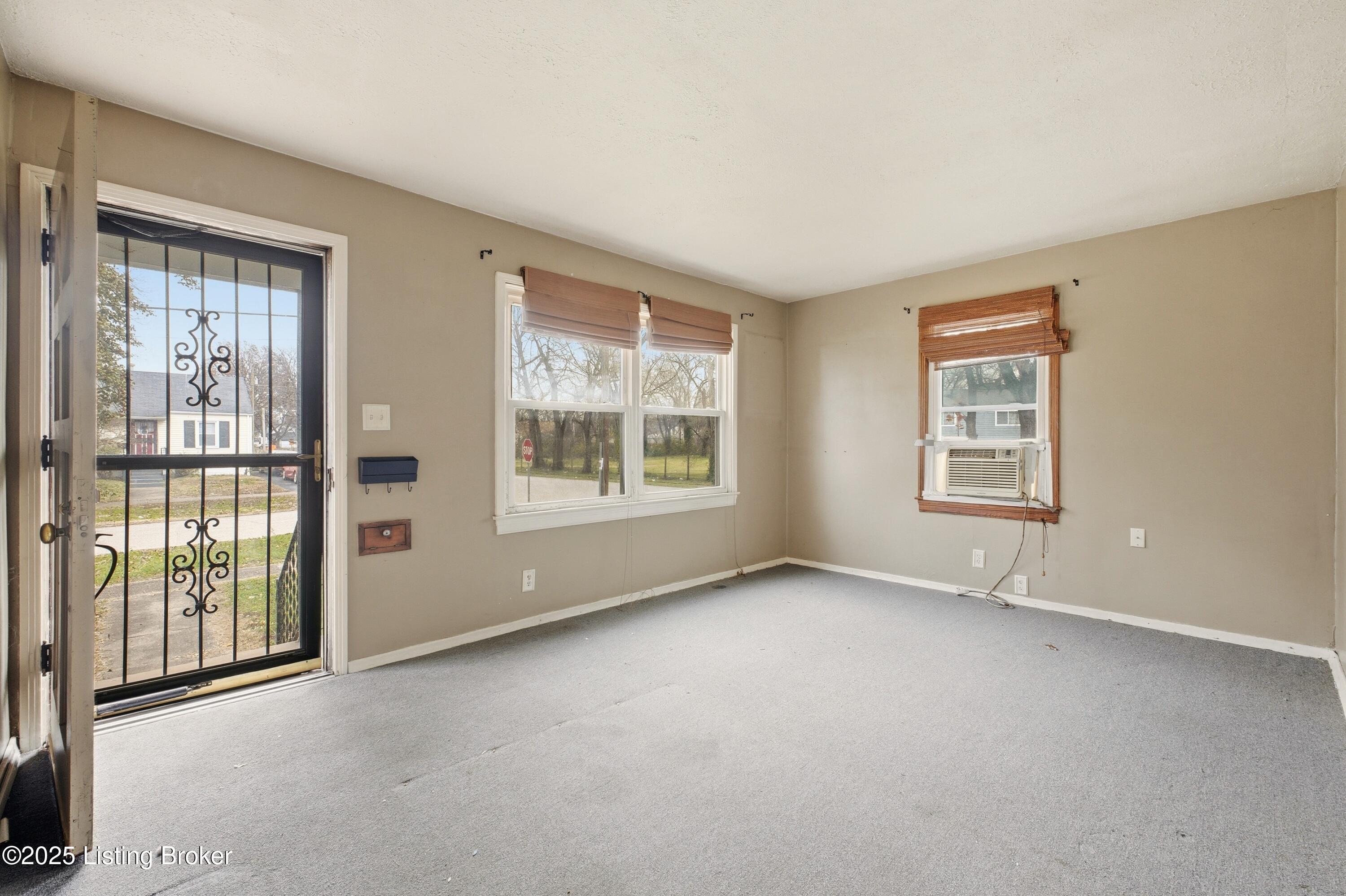 1600 Thornberry Ave