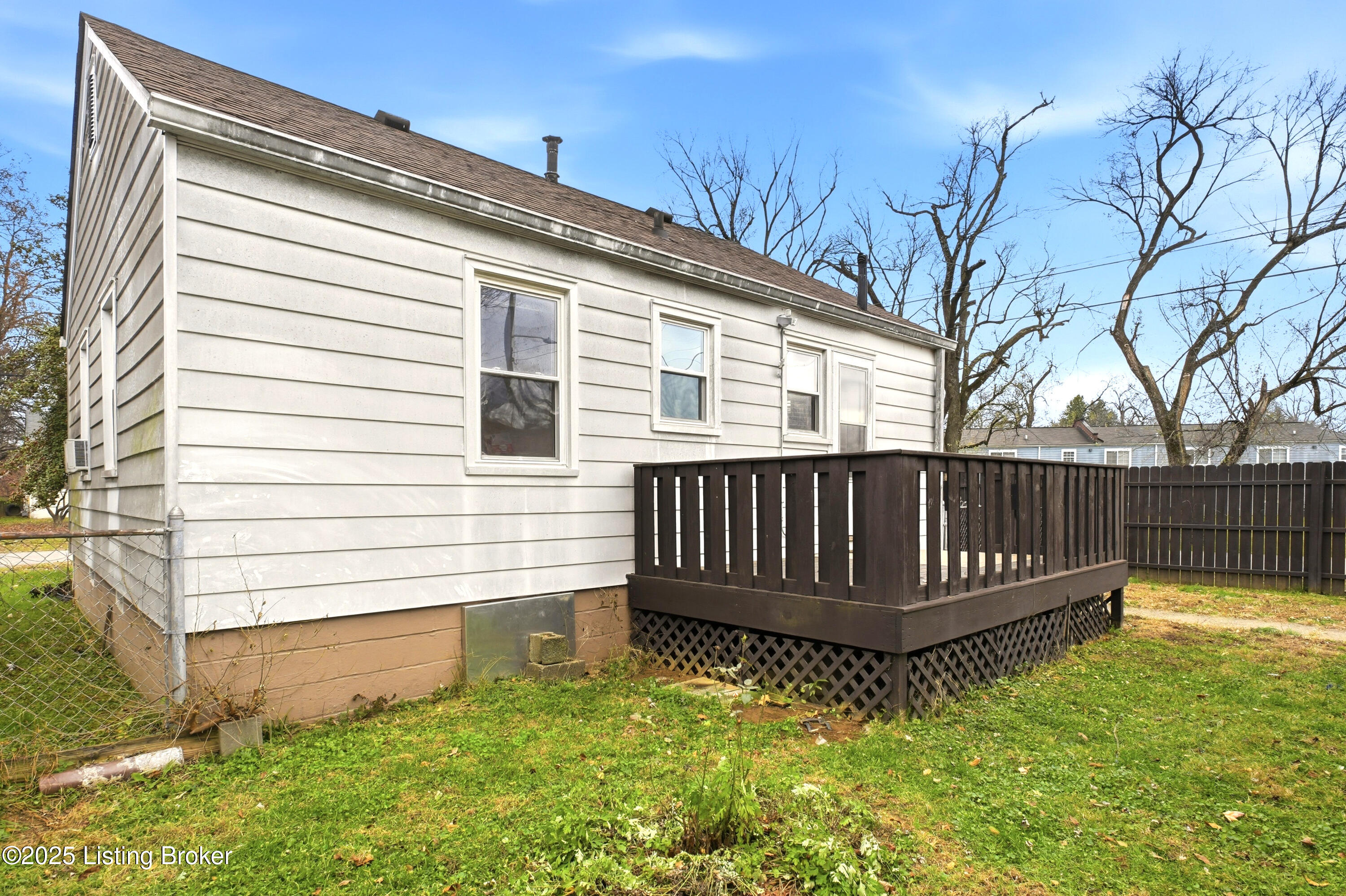 1600 Thornberry Ave