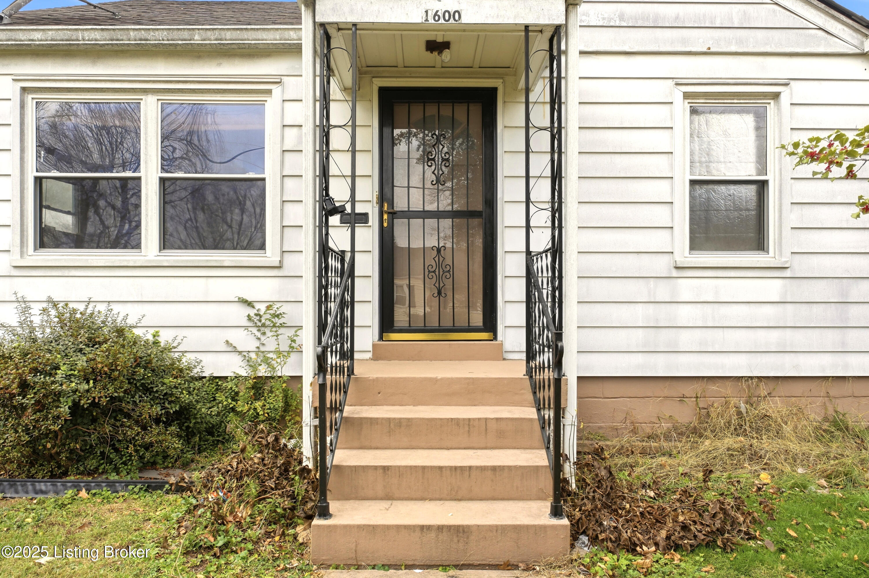 1600 Thornberry Ave