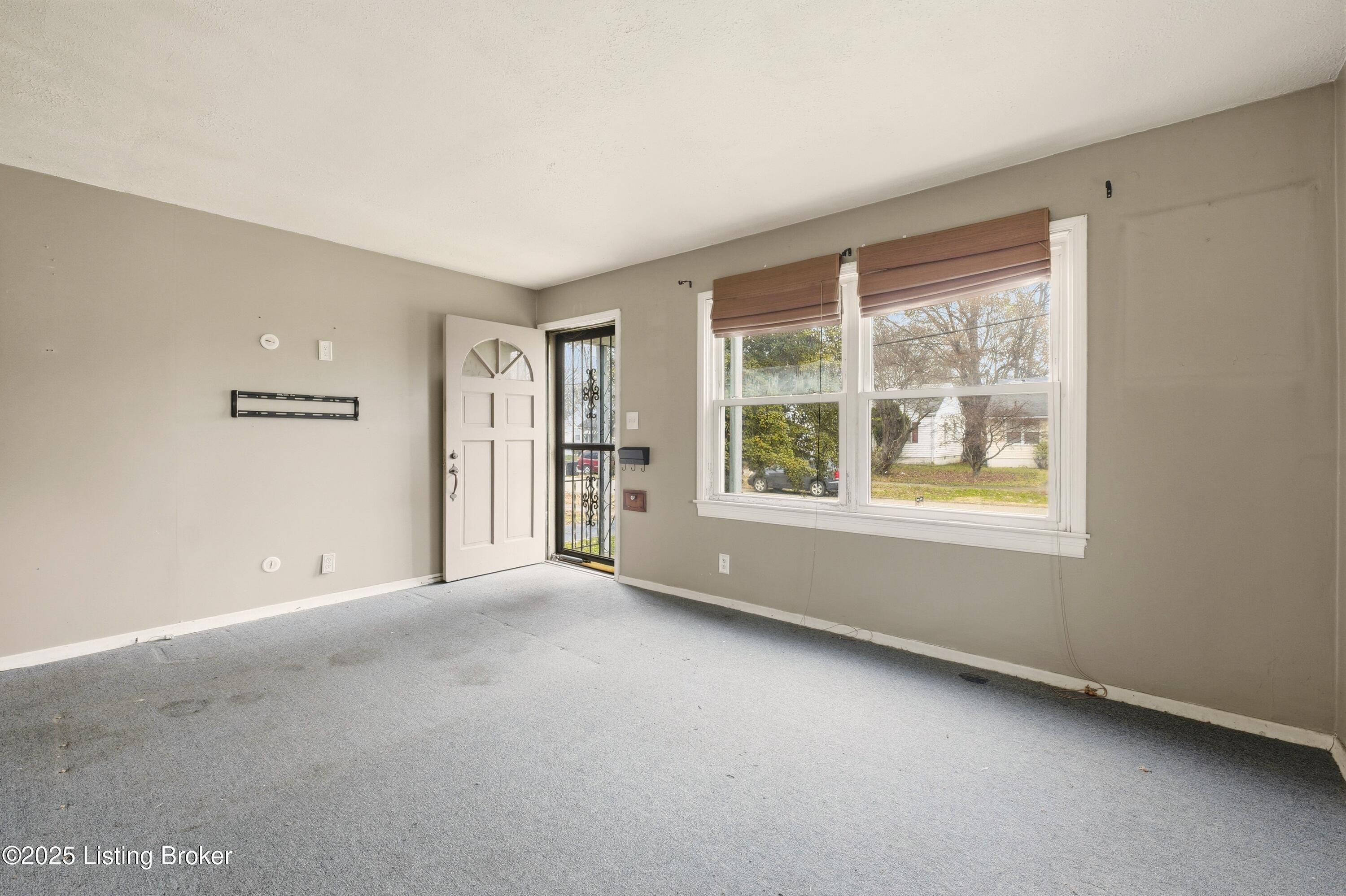 1600 Thornberry Ave