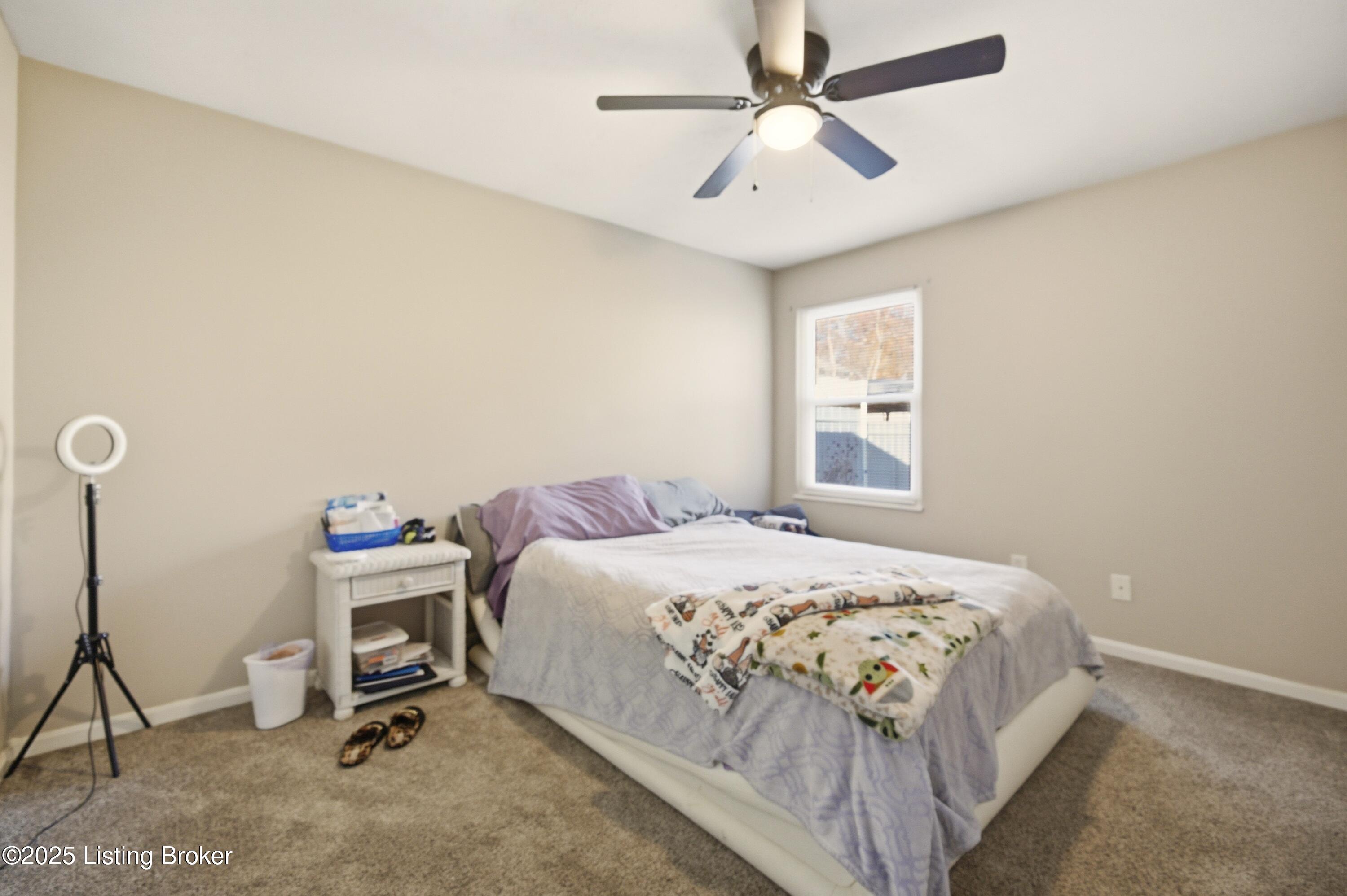 8907 Maplecreek Dr