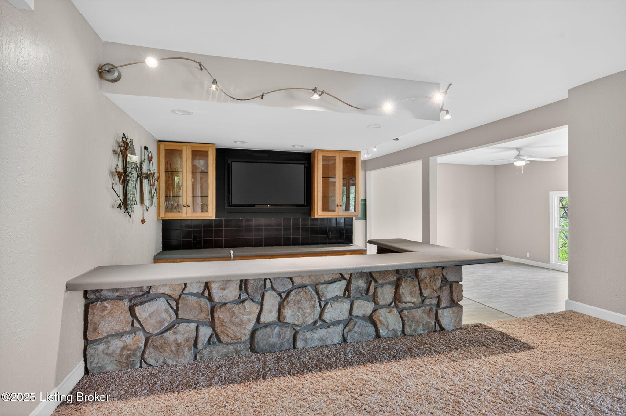 3 Scenic Hill Ct