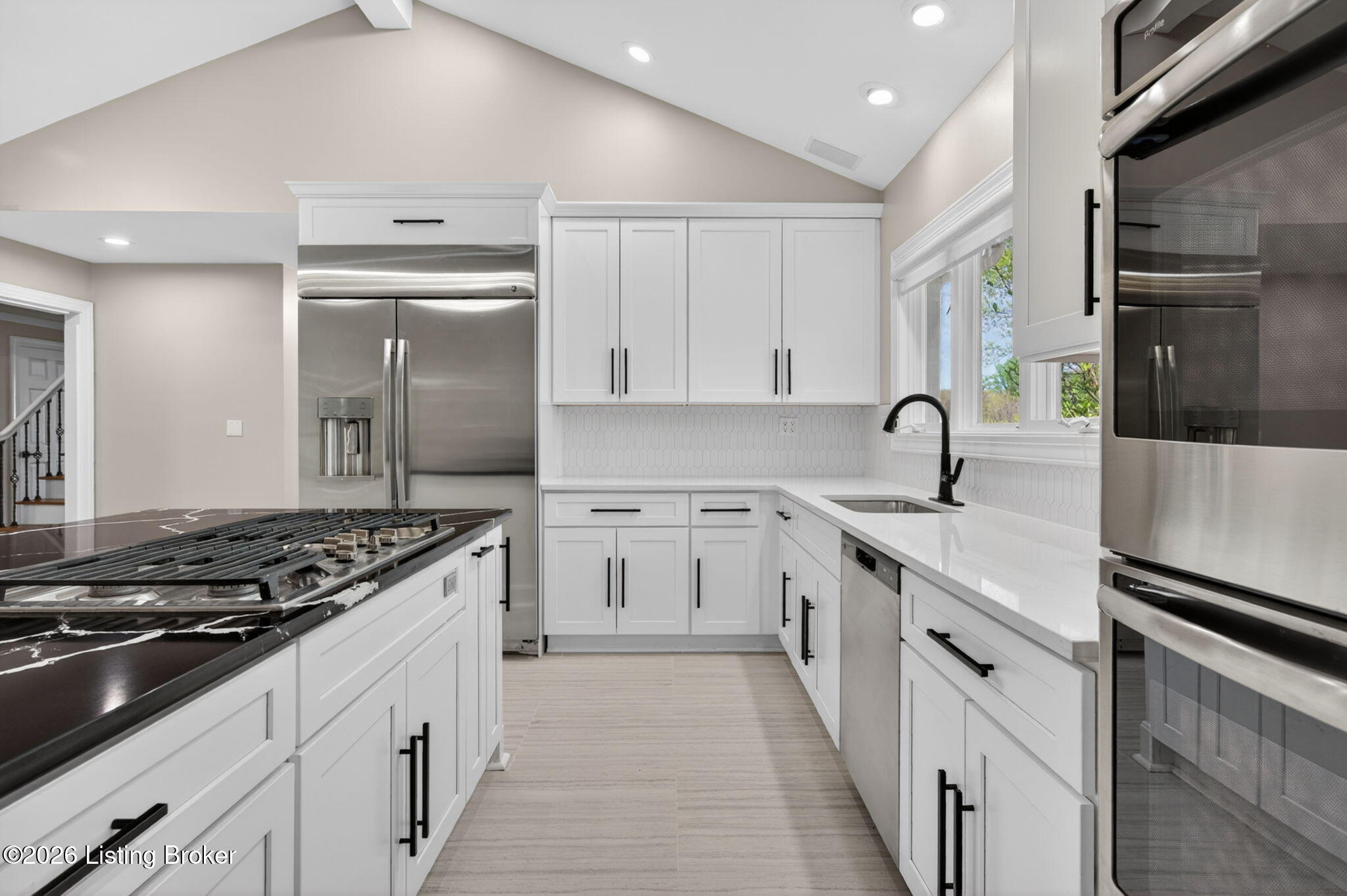 3 Scenic Hill Ct