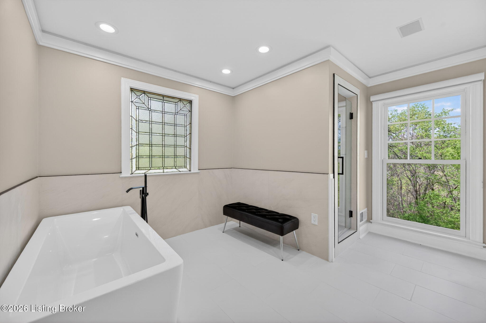 3 Scenic Hill Ct