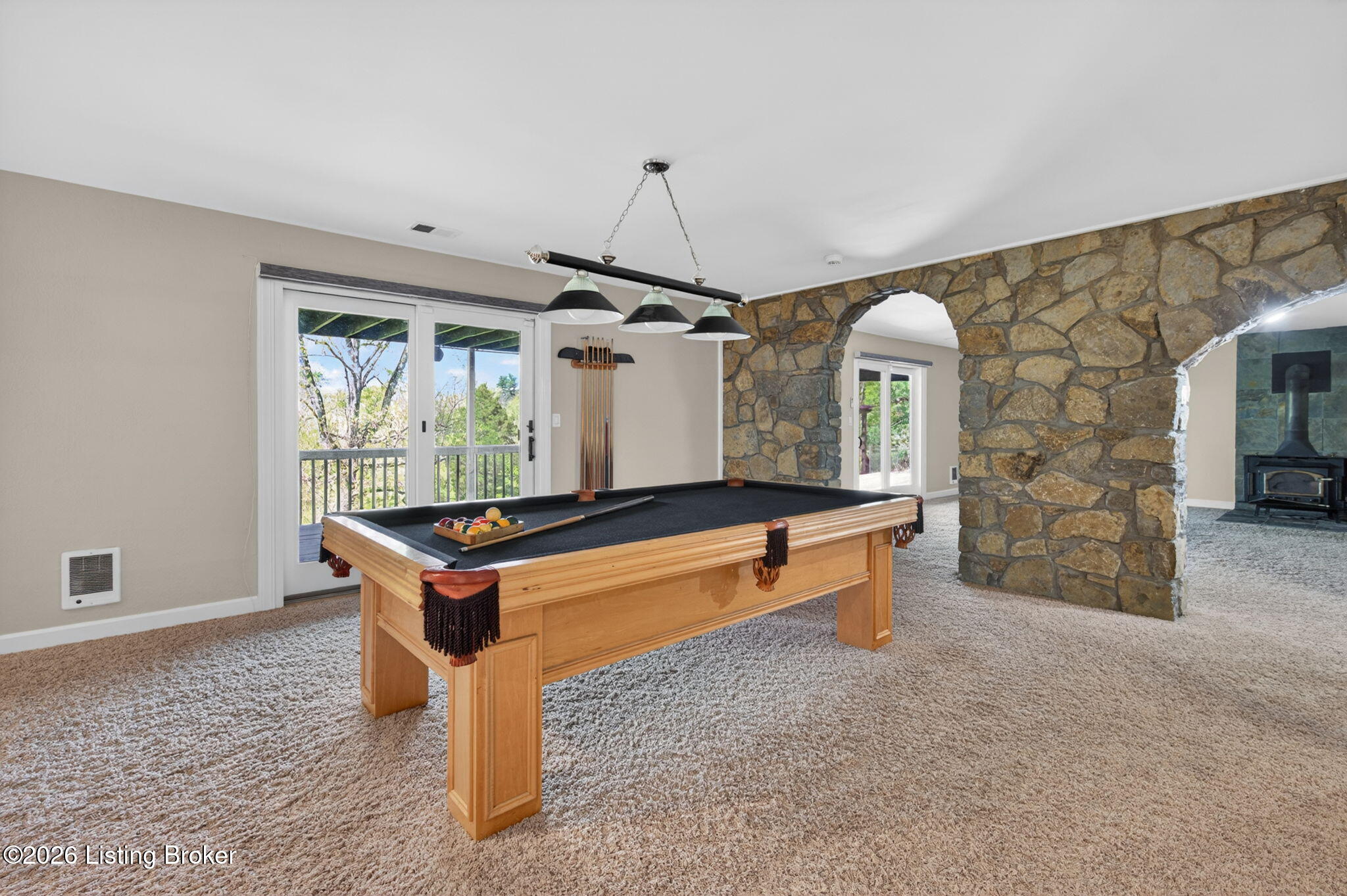 3 Scenic Hill Ct