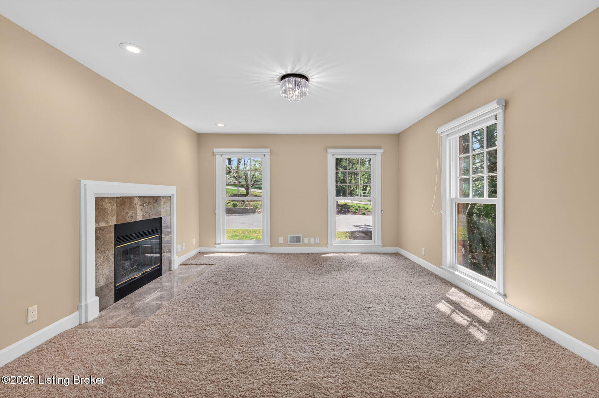 3 Scenic Hill Ct