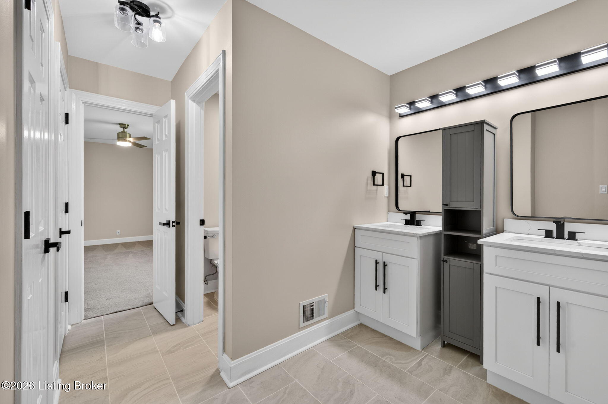 3 Scenic Hill Ct