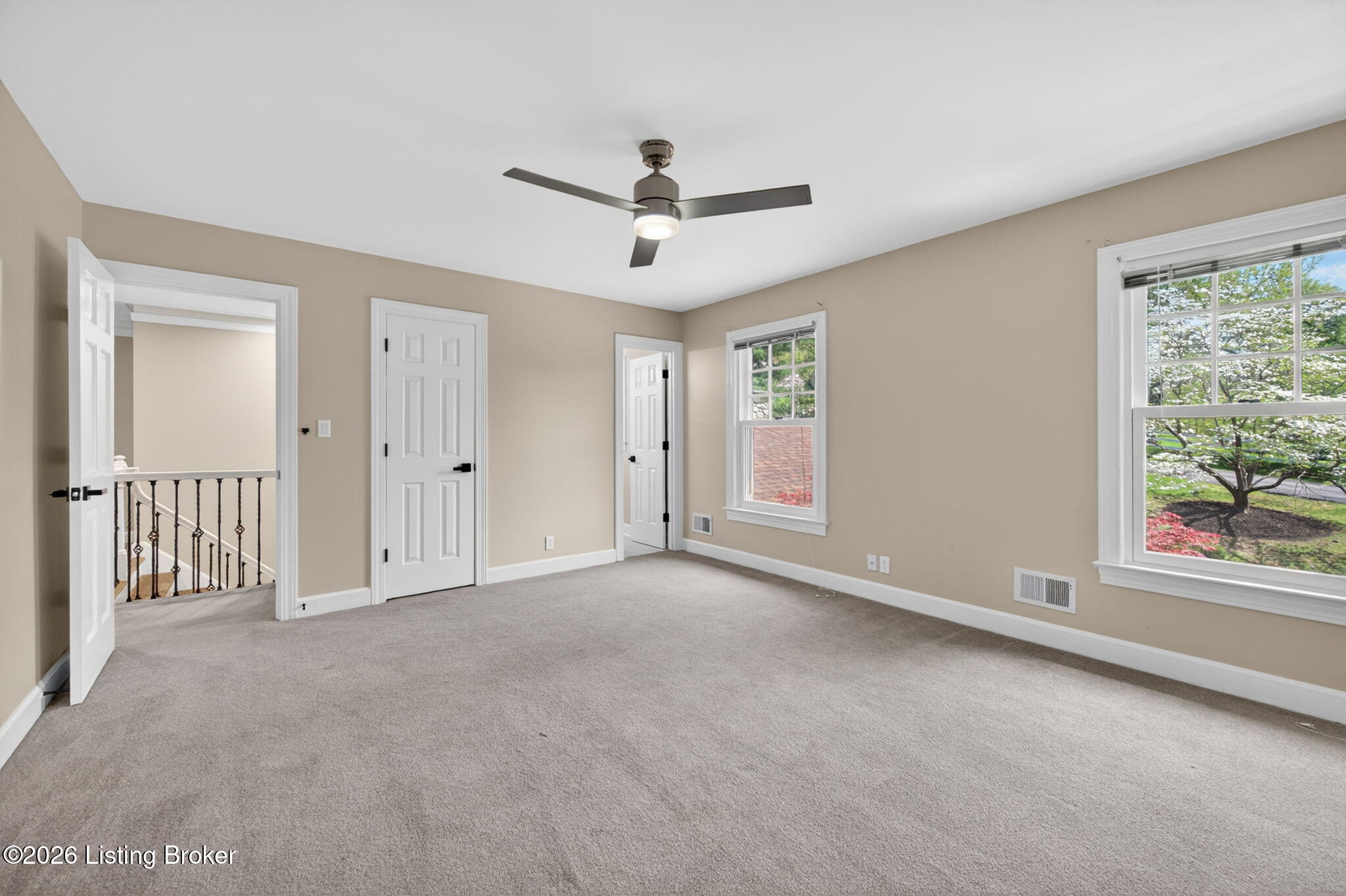 3 Scenic Hill Ct