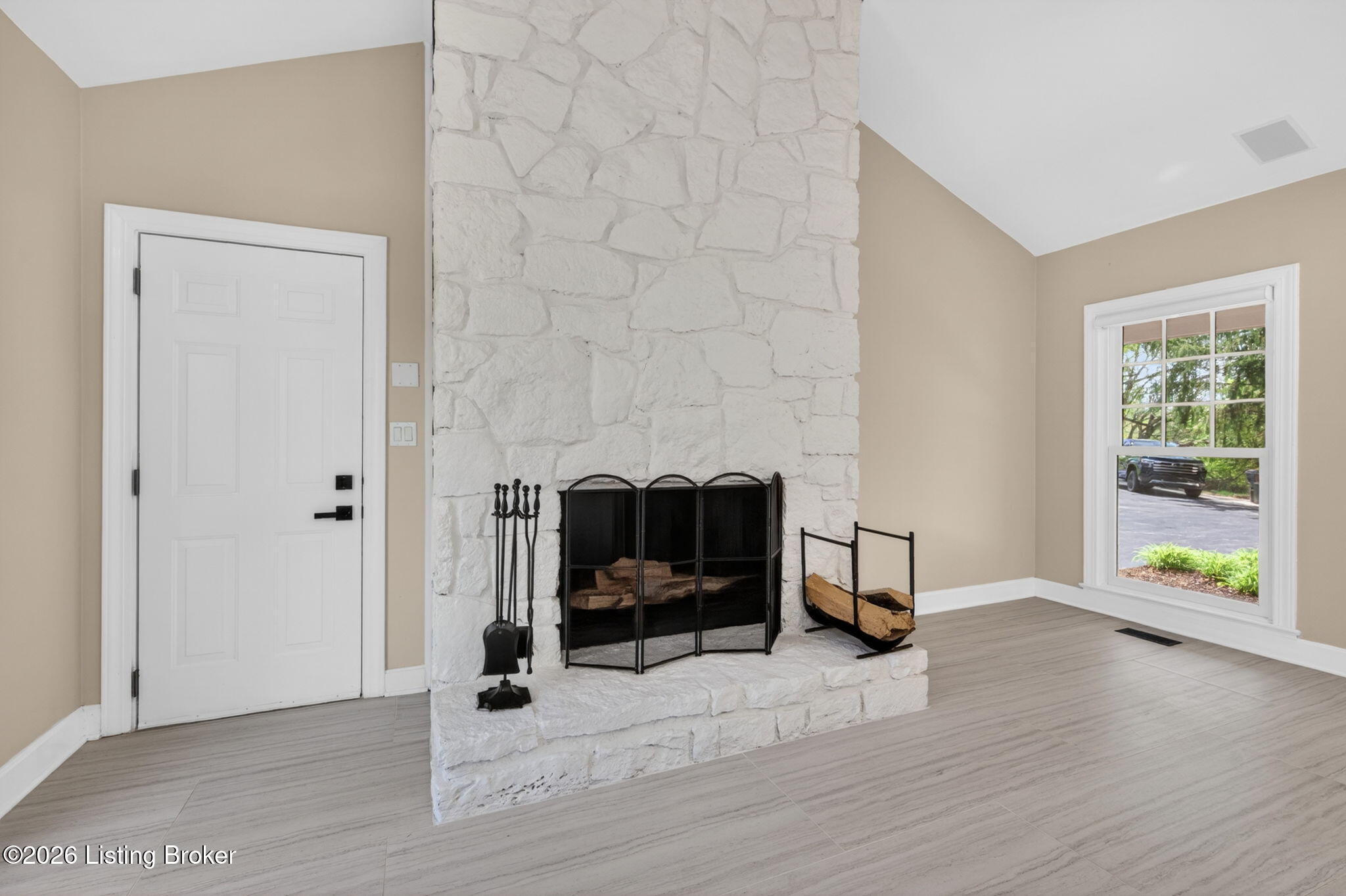 3 Scenic Hill Ct