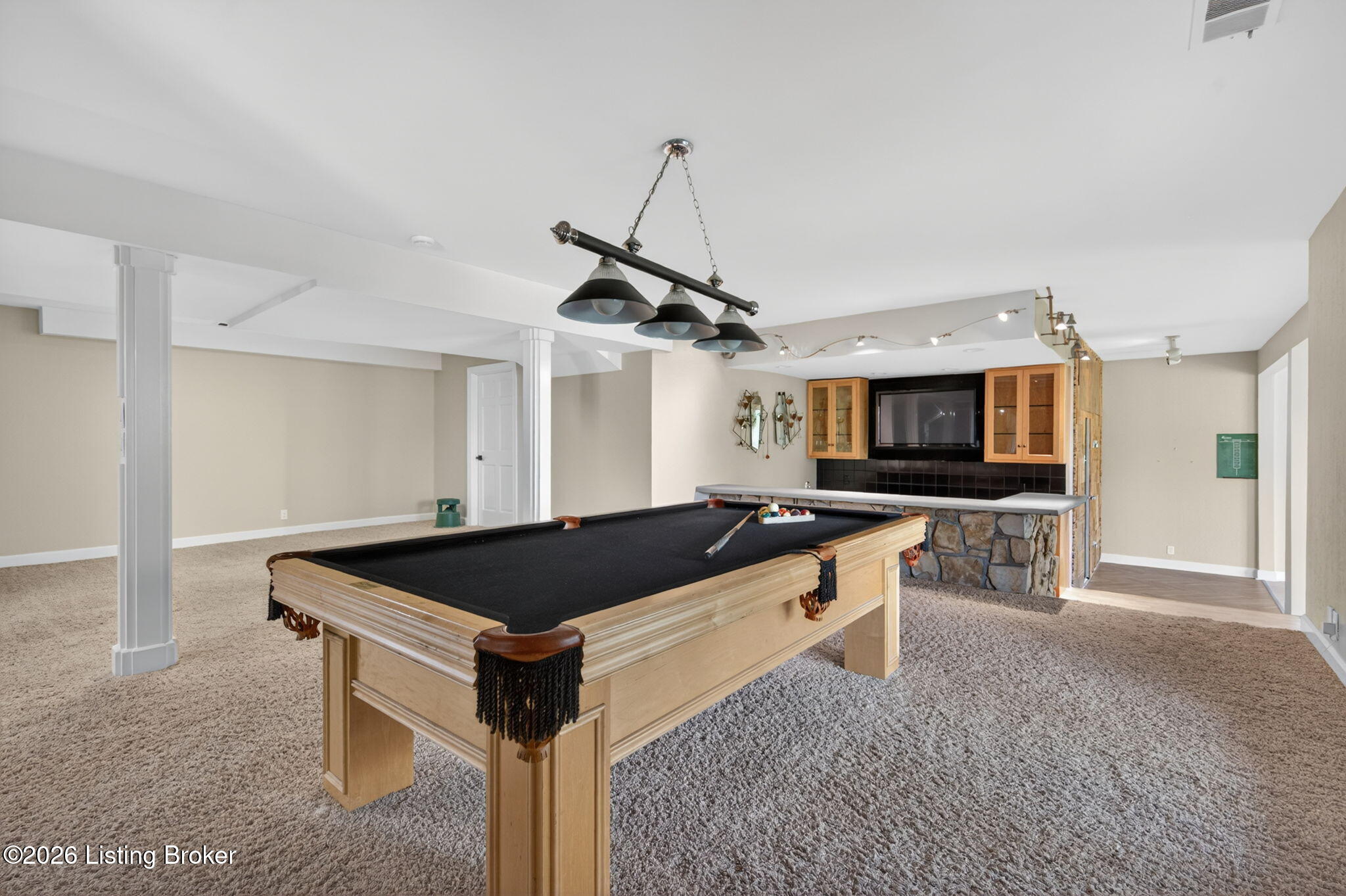 3 Scenic Hill Ct