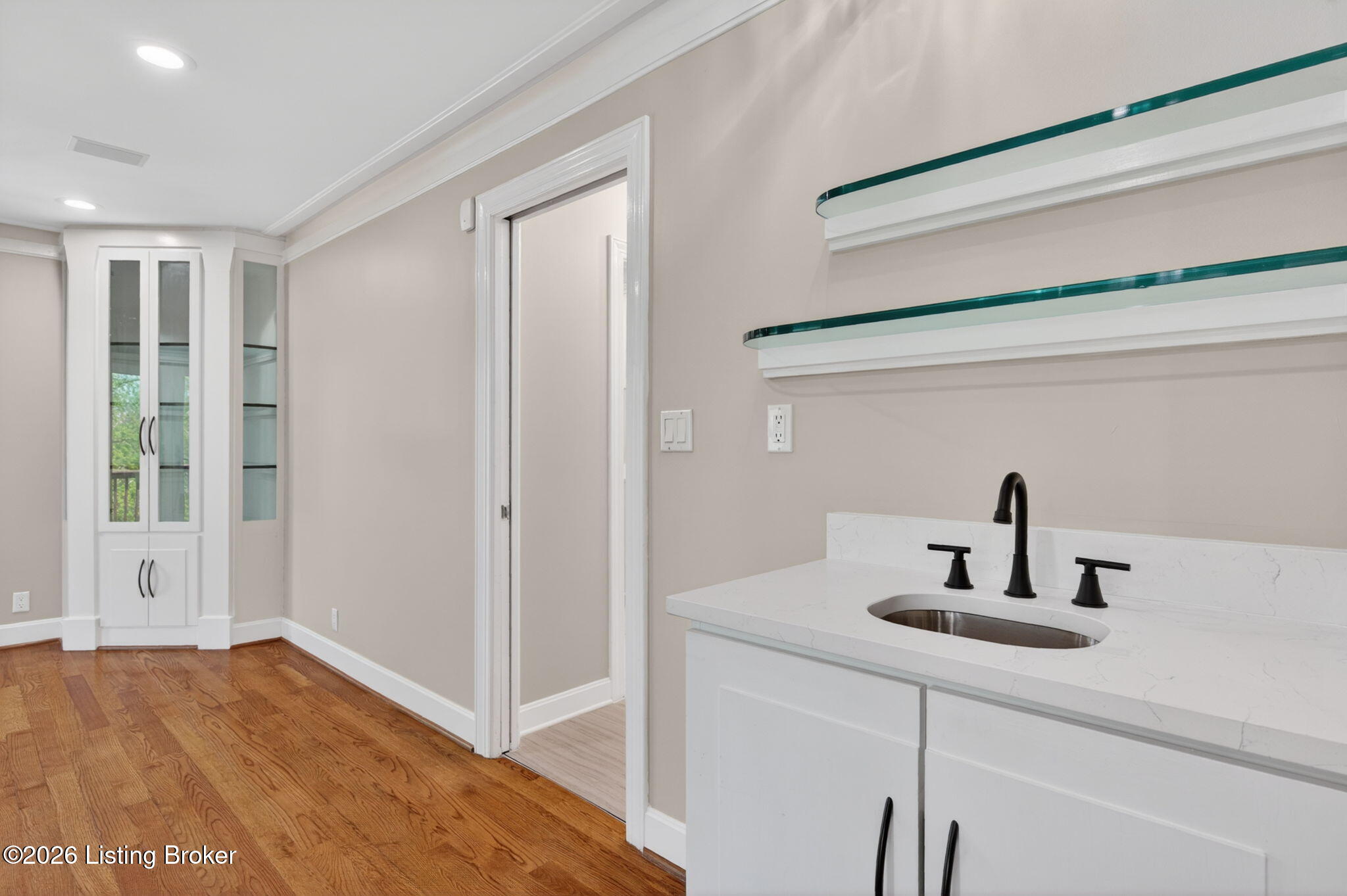 3 Scenic Hill Ct
