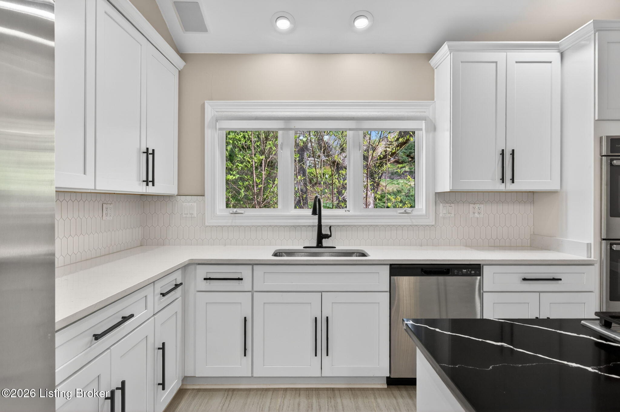 3 Scenic Hill Ct