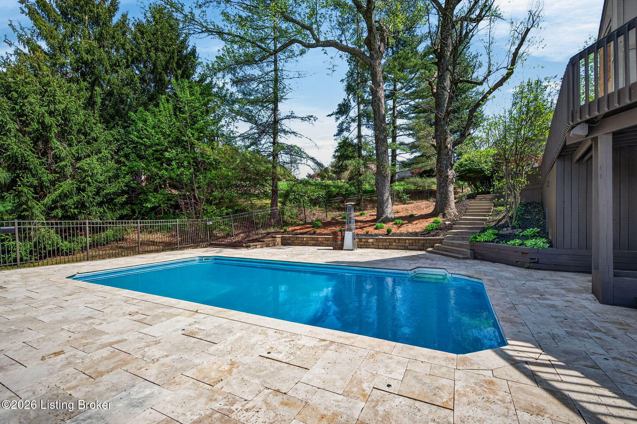 3 Scenic Hill Ct