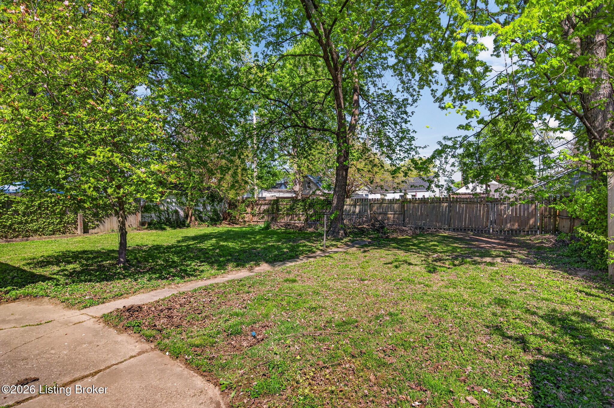 511 W Whitney Ave